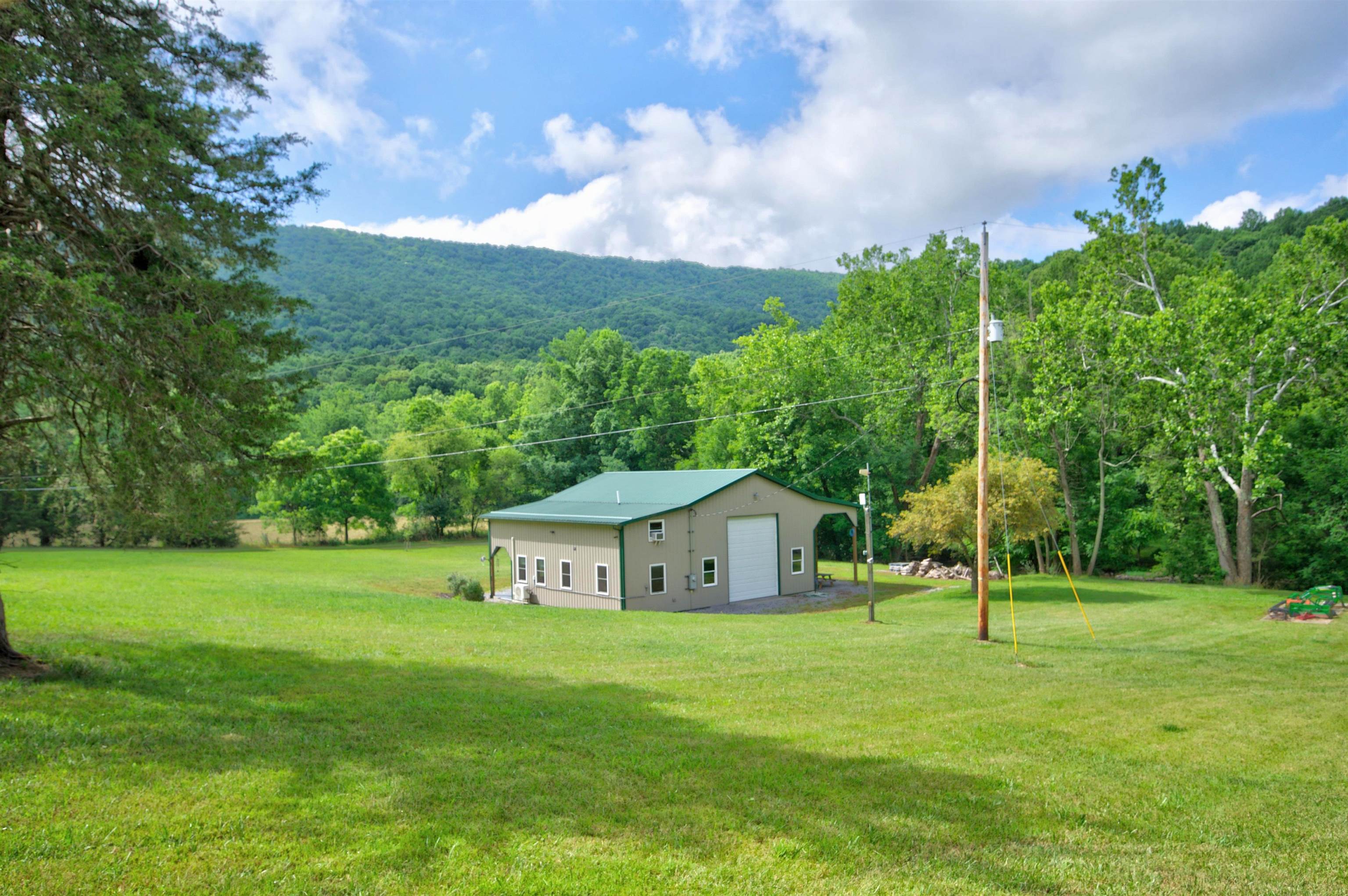 136 Clemons Lane Pearisburg VA 24134