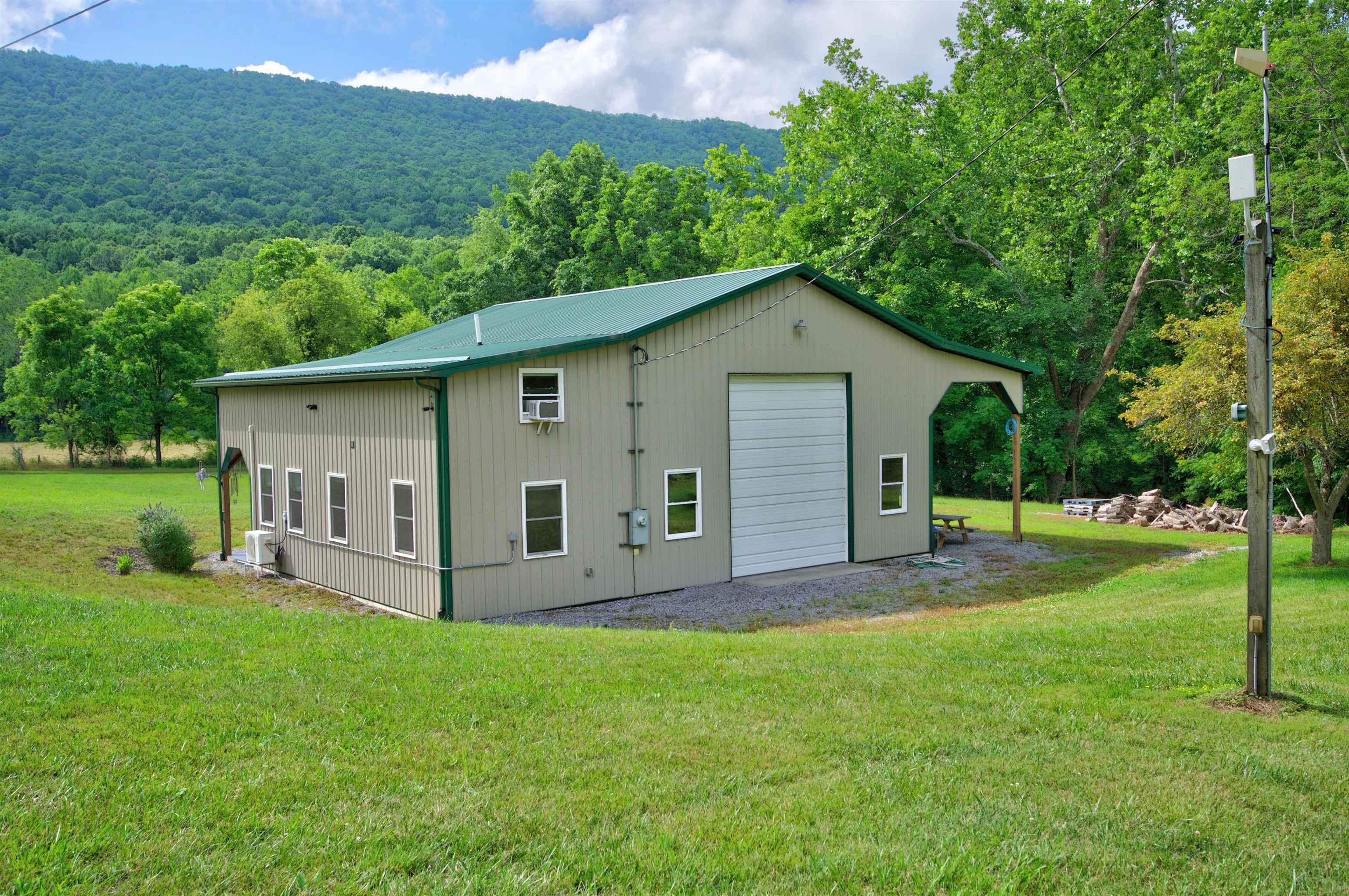 136 Clemons Lane Pearisburg VA 24134