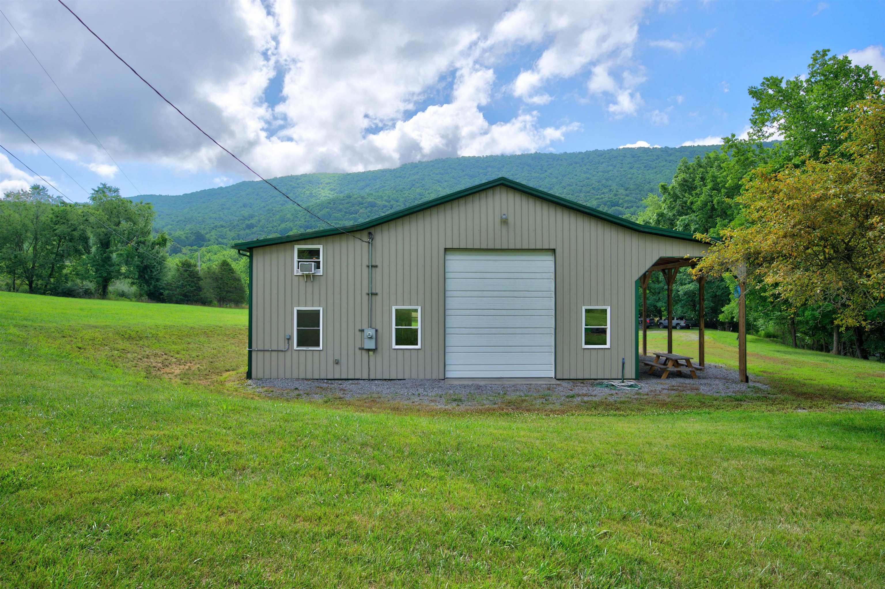 136 Clemons Lane Pearisburg VA 24134