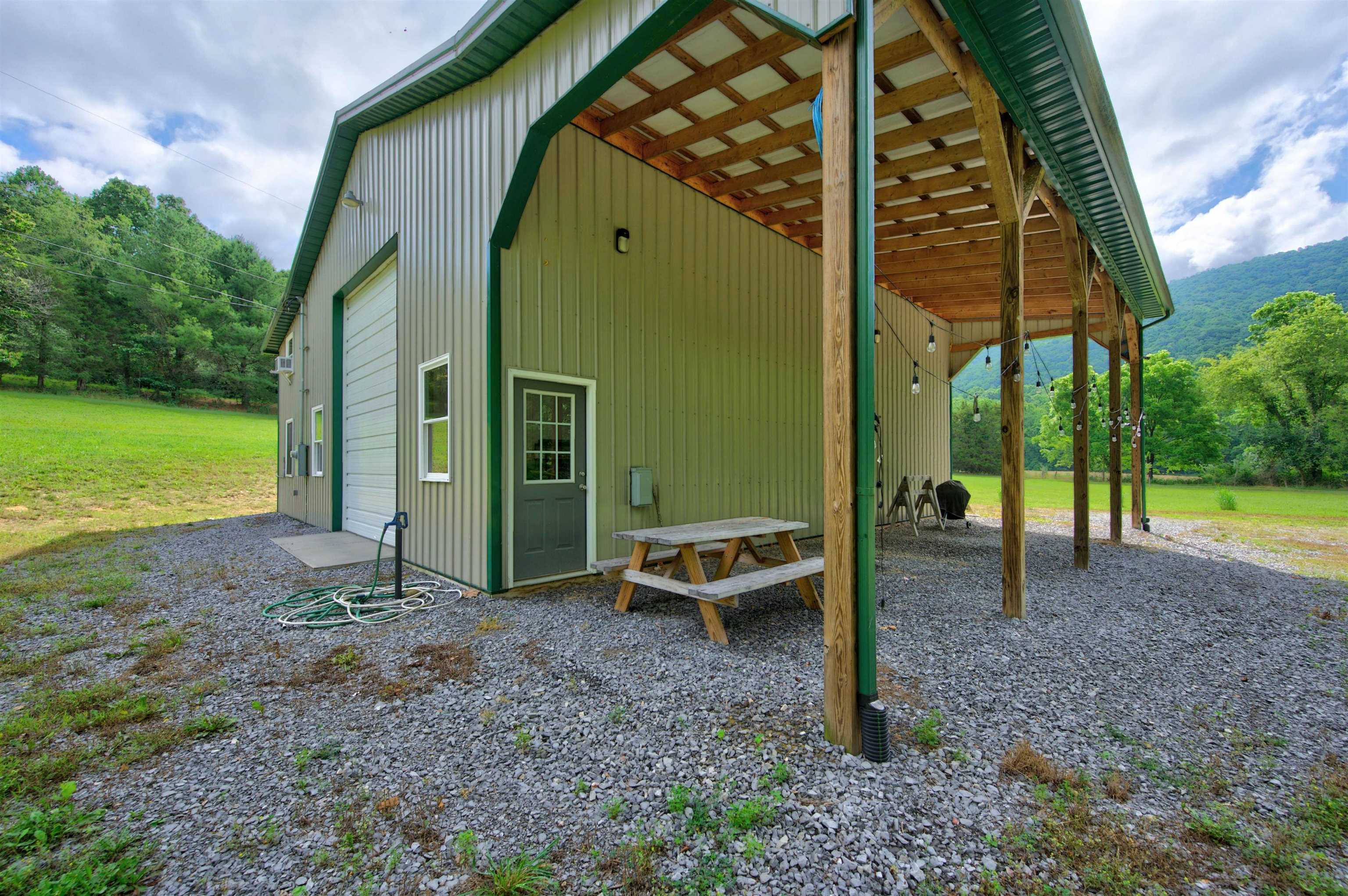 136 Clemons Lane Pearisburg VA 24134