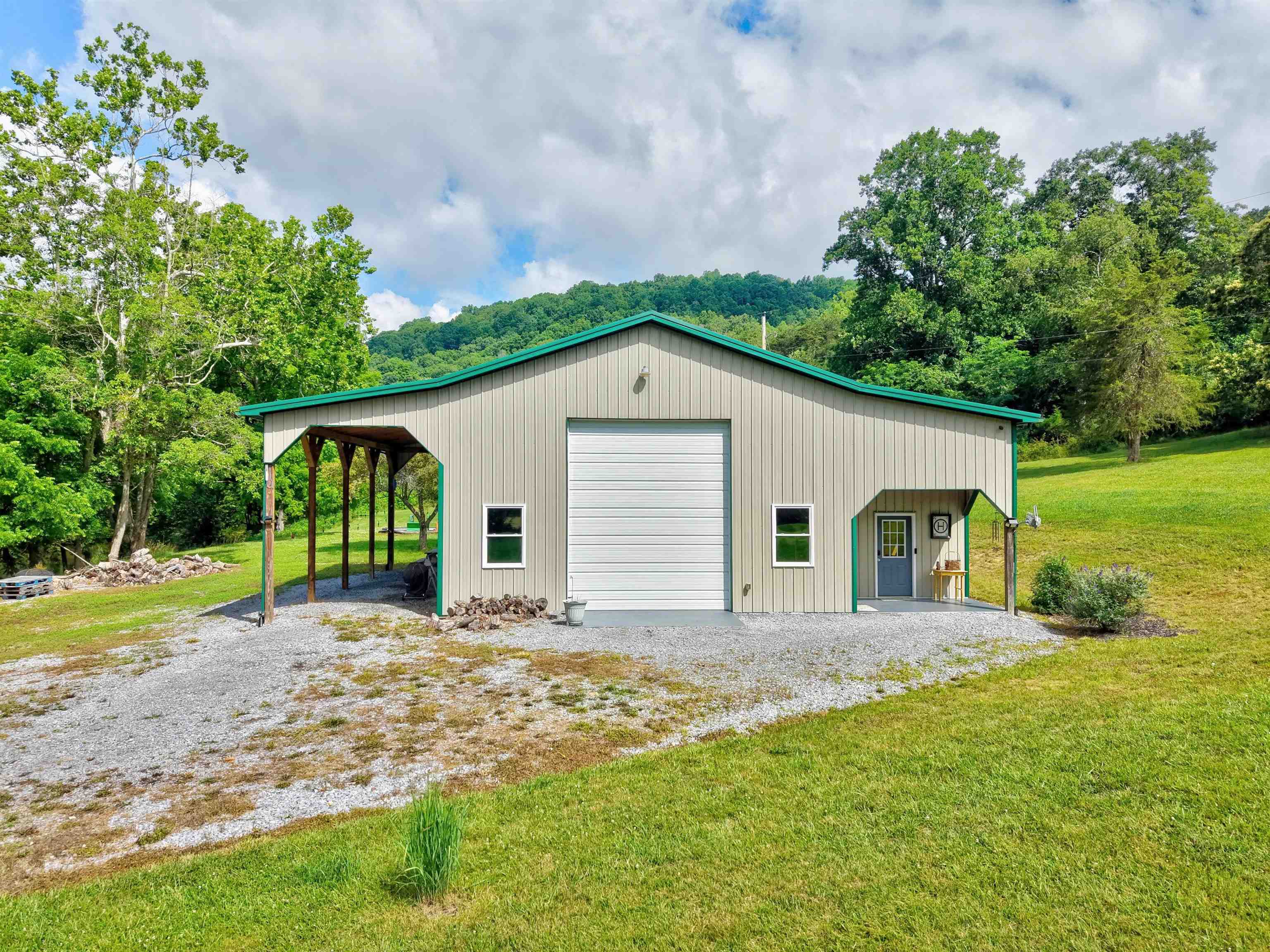 136 Clemons Lane Pearisburg VA 24134