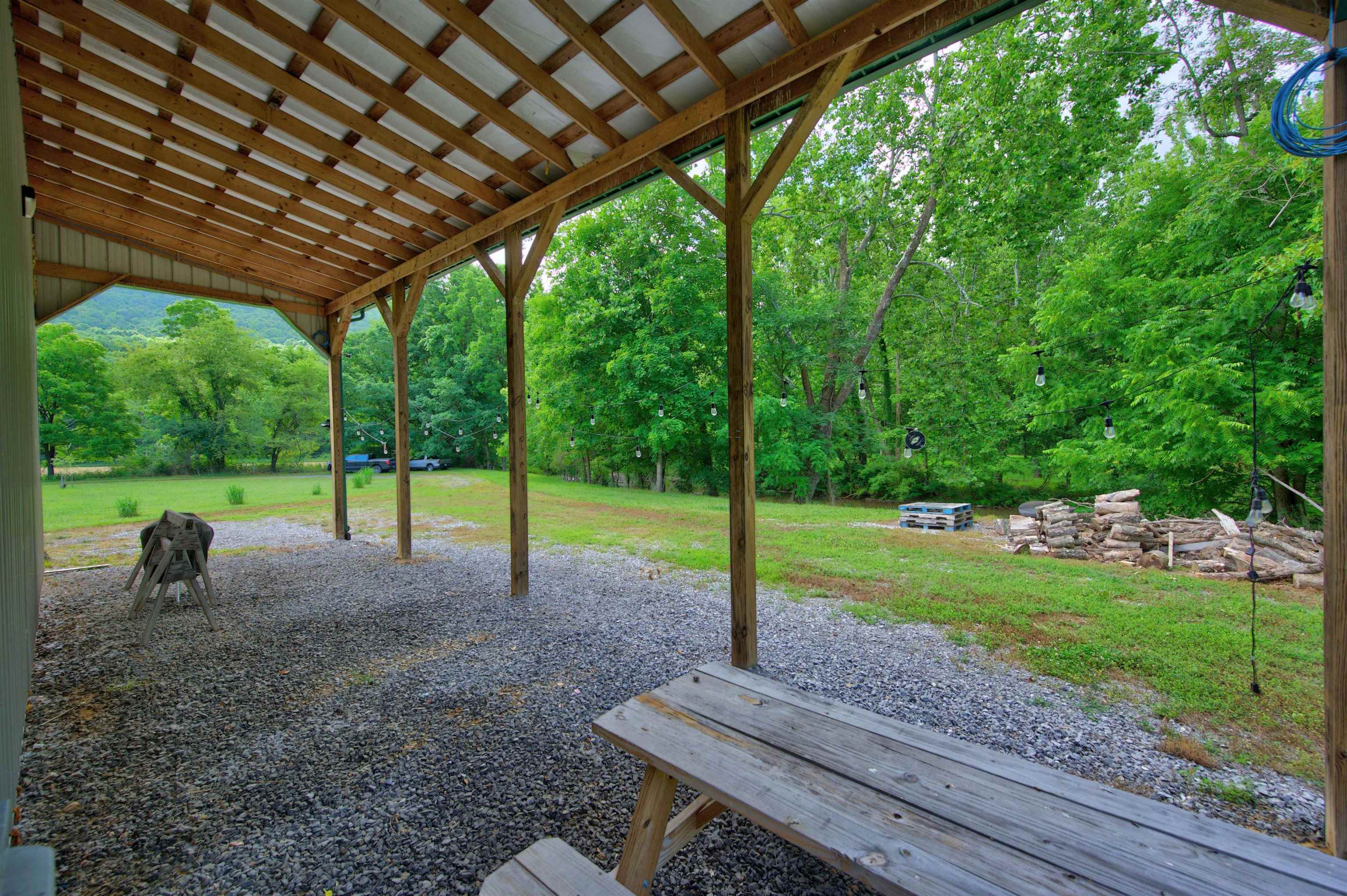 136 Clemons Lane Pearisburg VA 24134