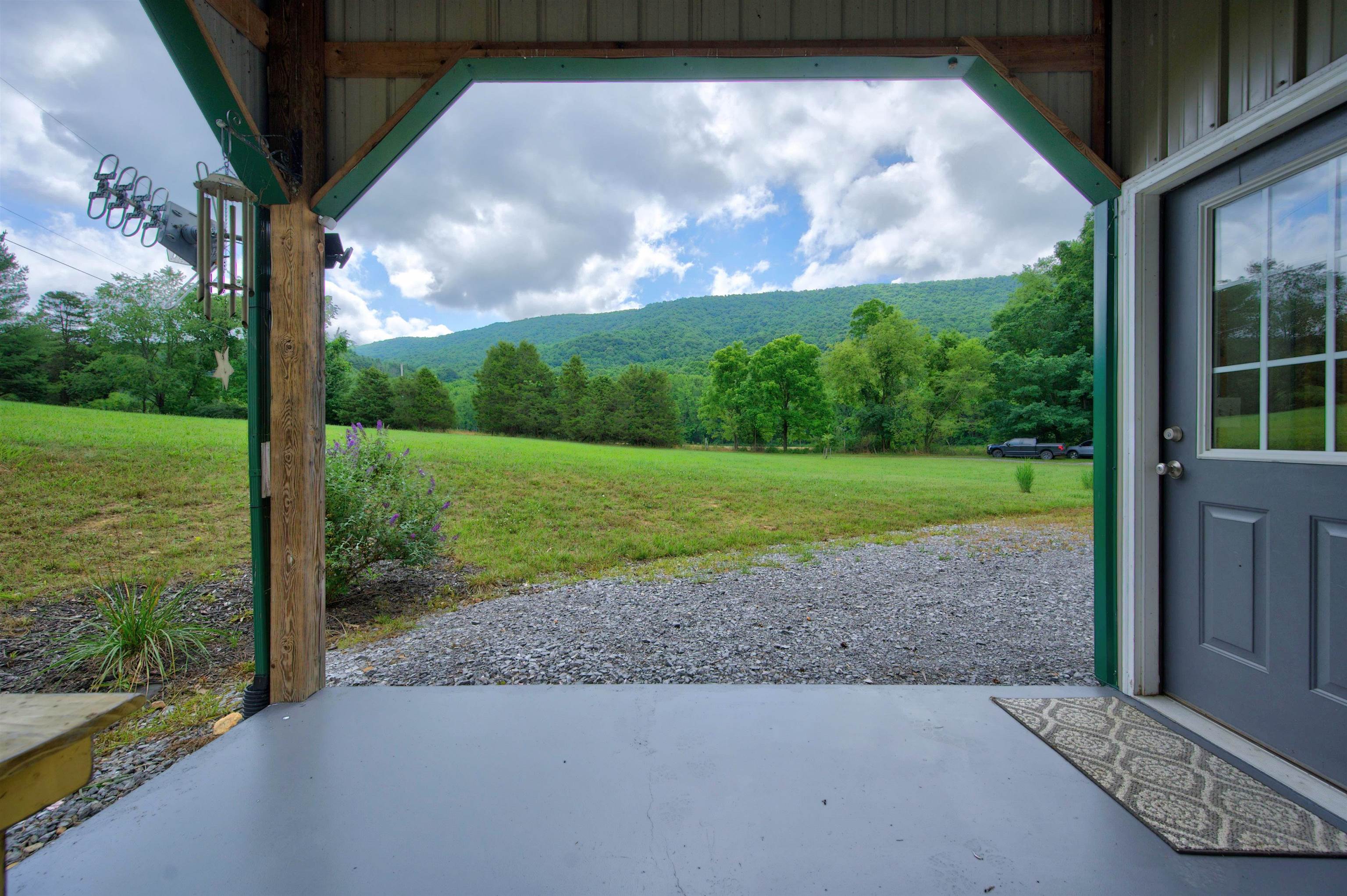 136 Clemons Lane Pearisburg VA 24134