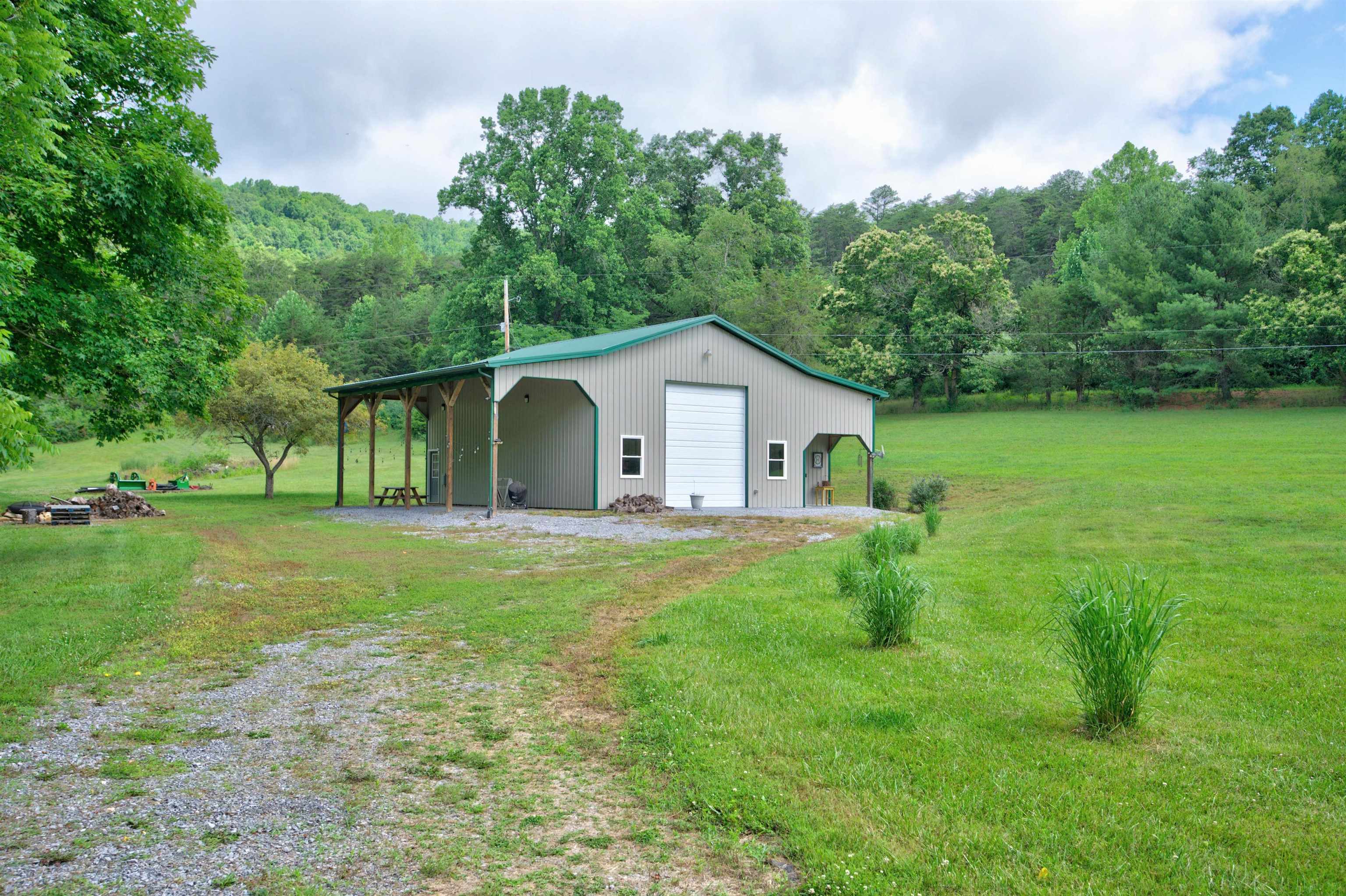 136 Clemons Lane Pearisburg VA 24134