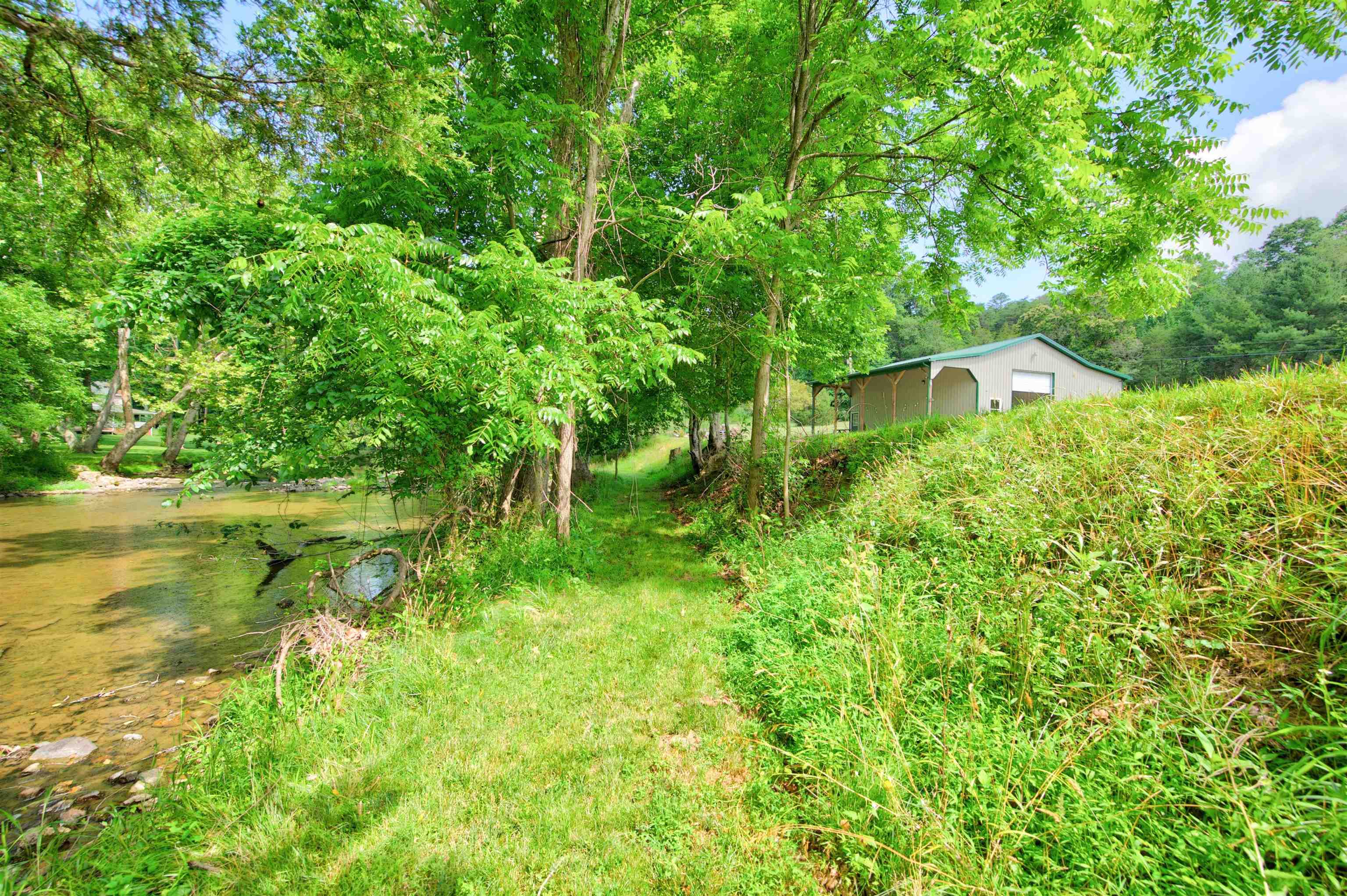 136 Clemons Lane Pearisburg VA 24134