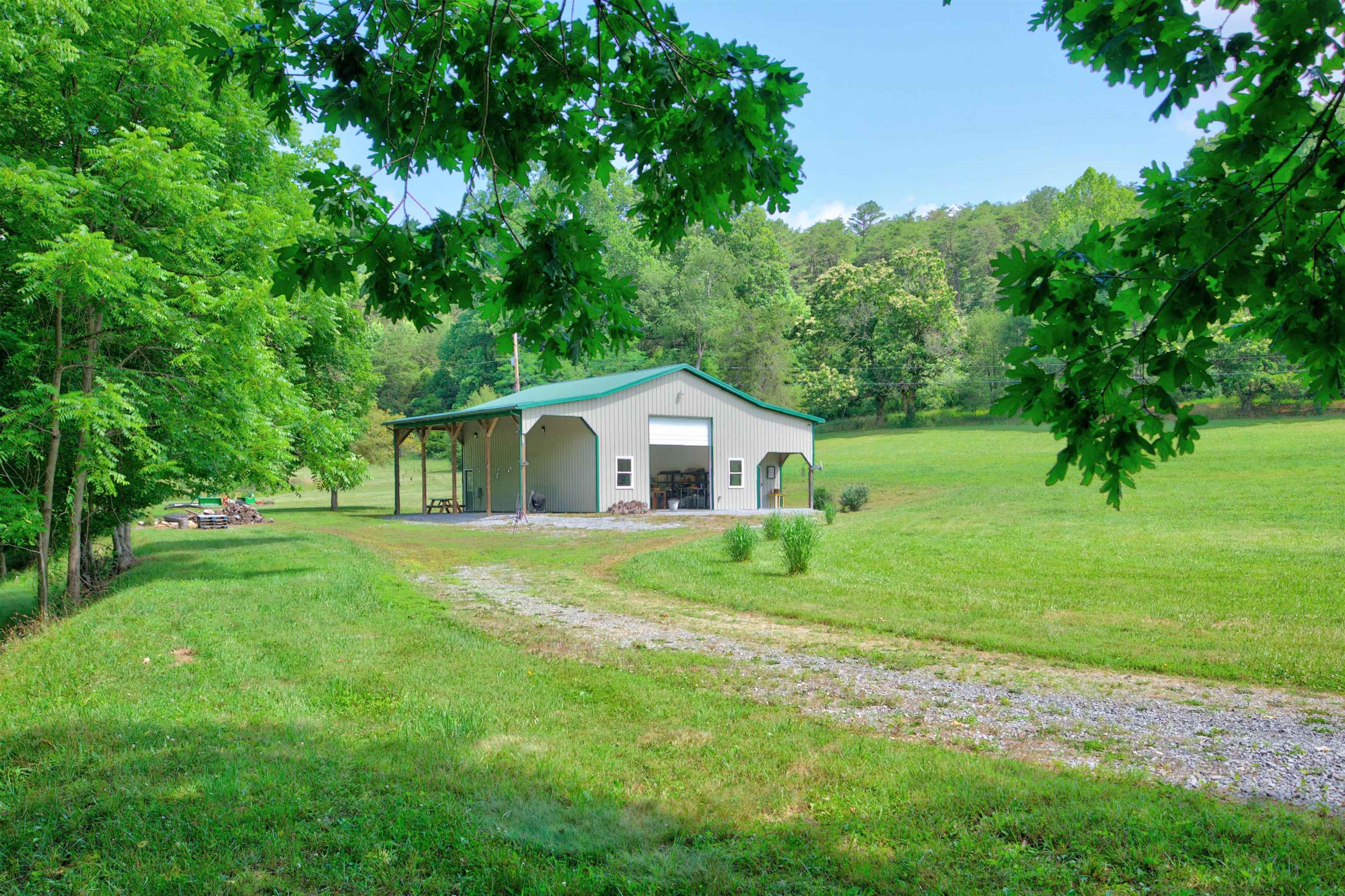 136 Clemons Lane Pearisburg VA 24134