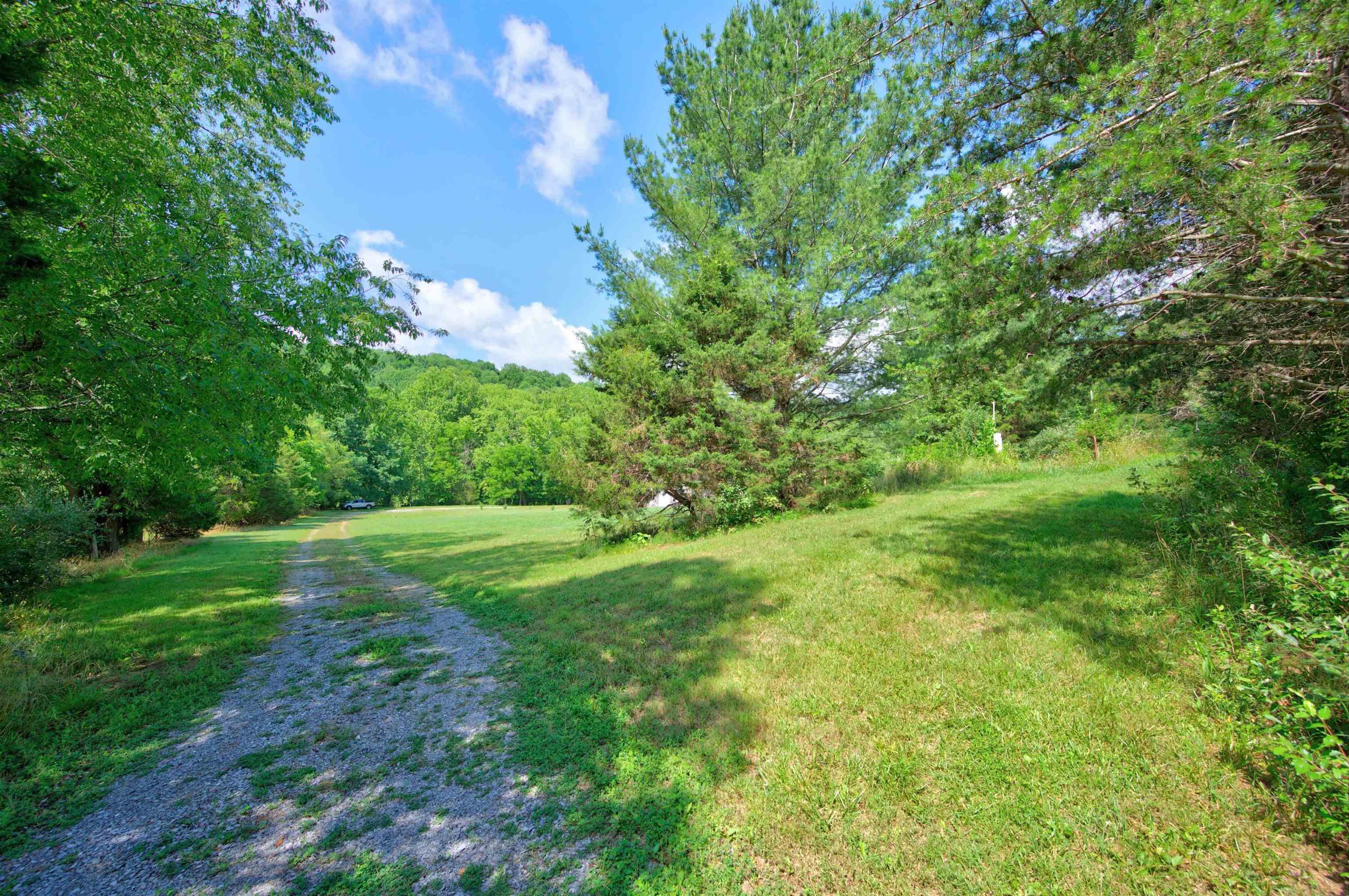 136 Clemons Lane Pearisburg VA 24134