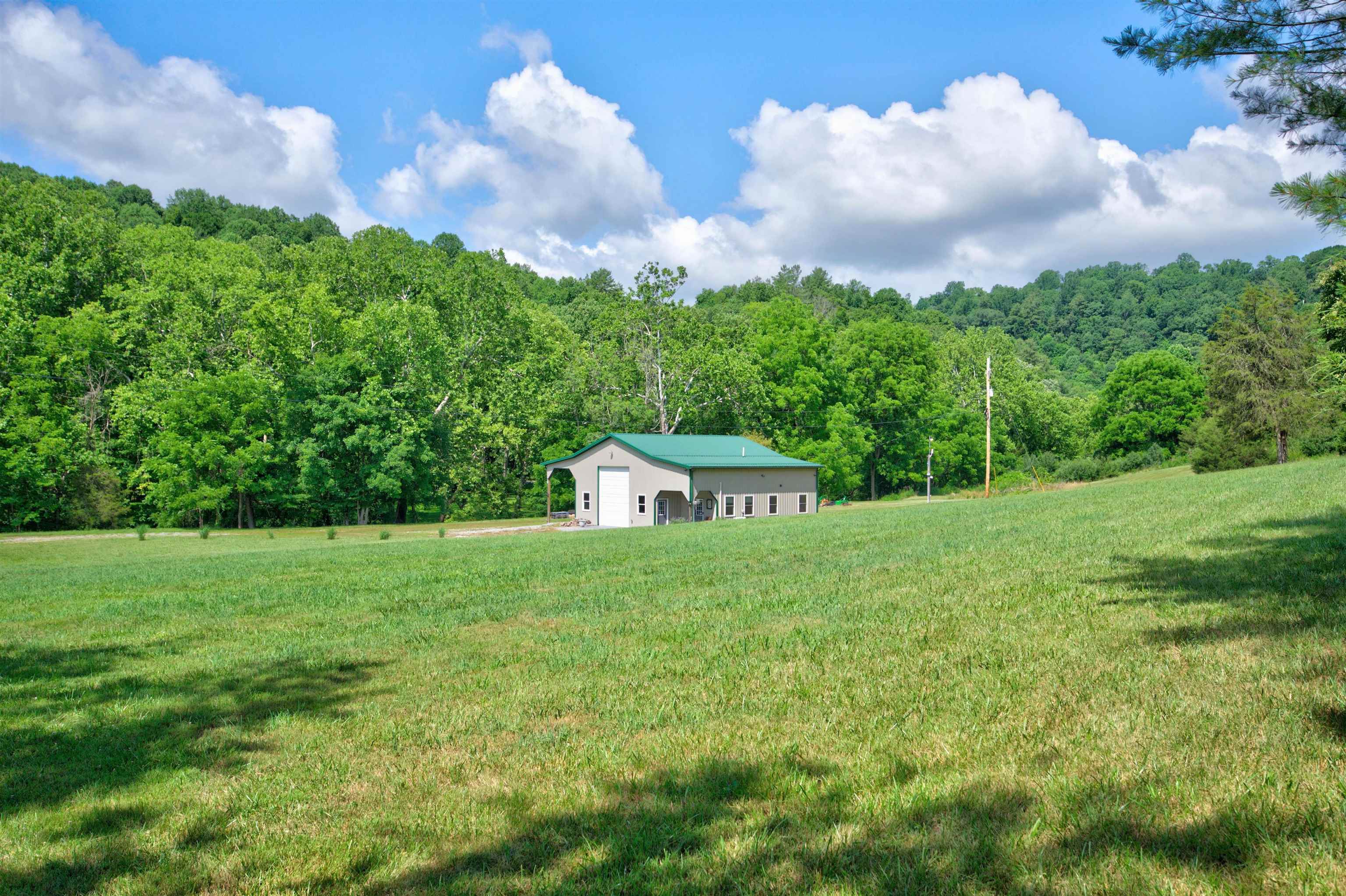 136 Clemons Lane Pearisburg VA 24134