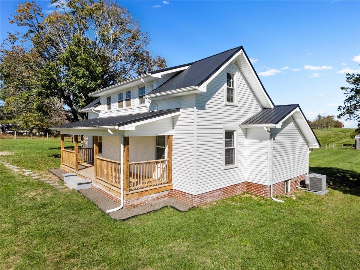 4060 Robinson Tract Road Pulaski VA 24301