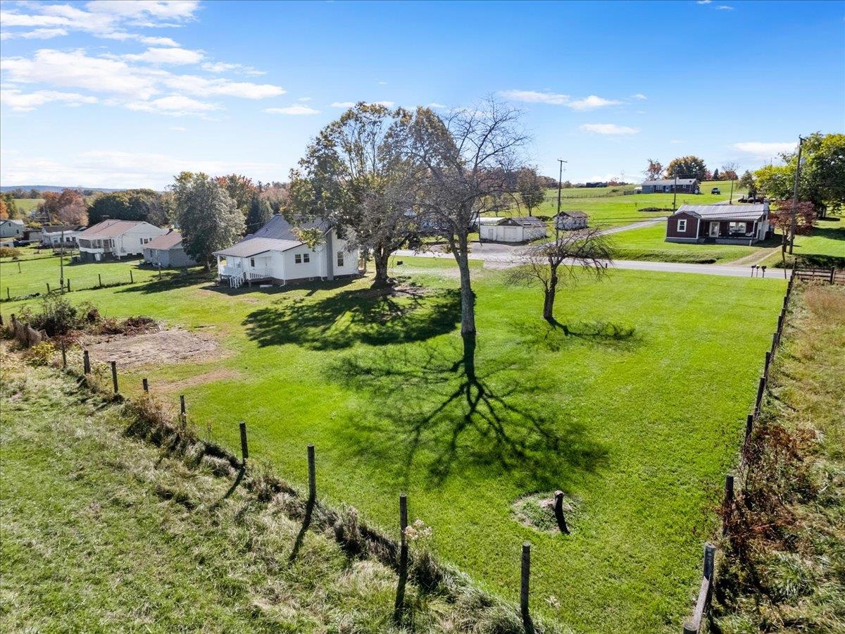 4060 Robinson Tract Road Pulaski VA 24301