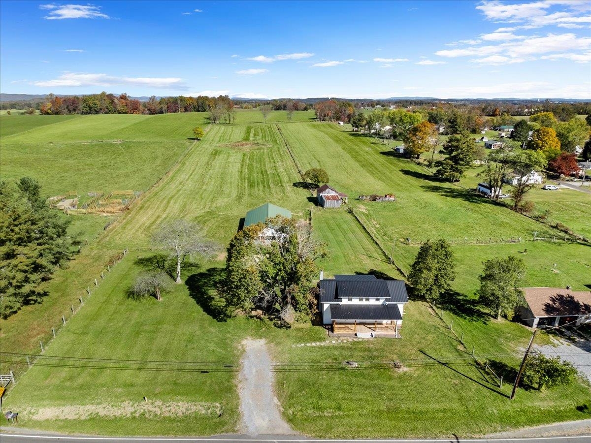 4060 Robinson Tract Road Pulaski VA 24301