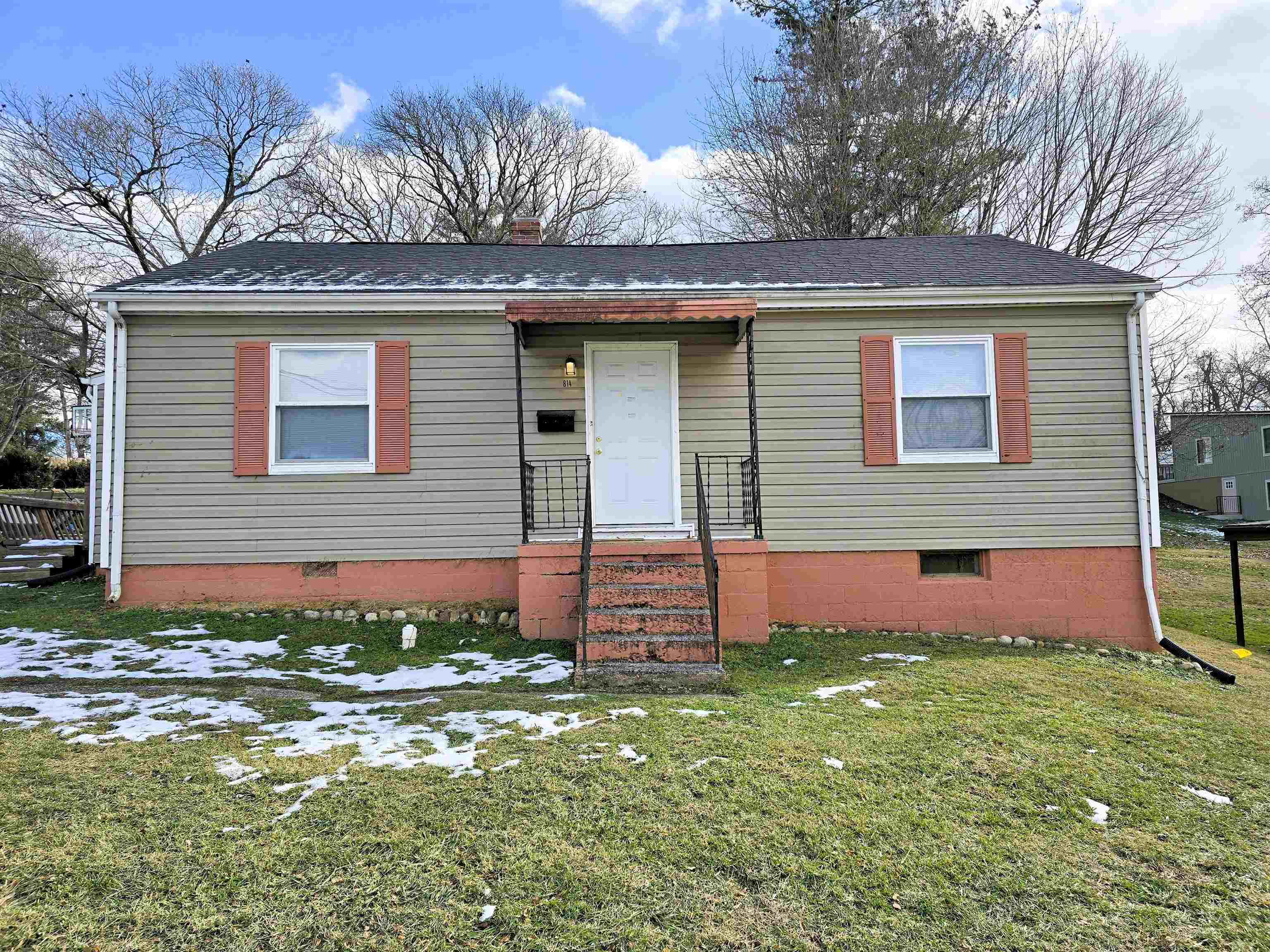 814 12th Street Radford VA 24141