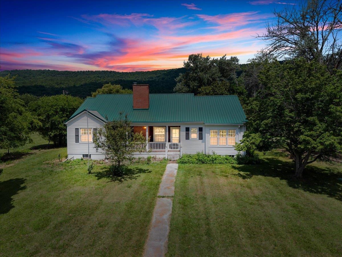 2300 Walkers Creek Valley Road Pearisburg VA 24134