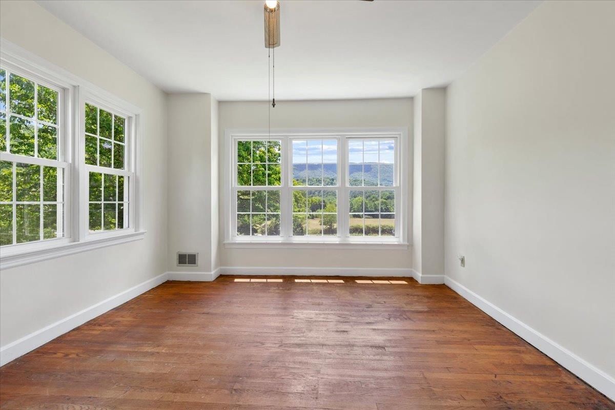 2300 Walkers Creek Valley Road Pearisburg VA 24134