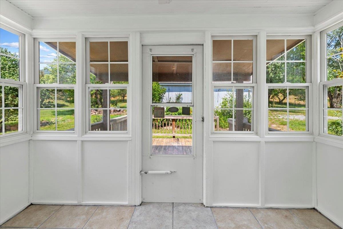 2300 Walkers Creek Valley Road Pearisburg VA 24134