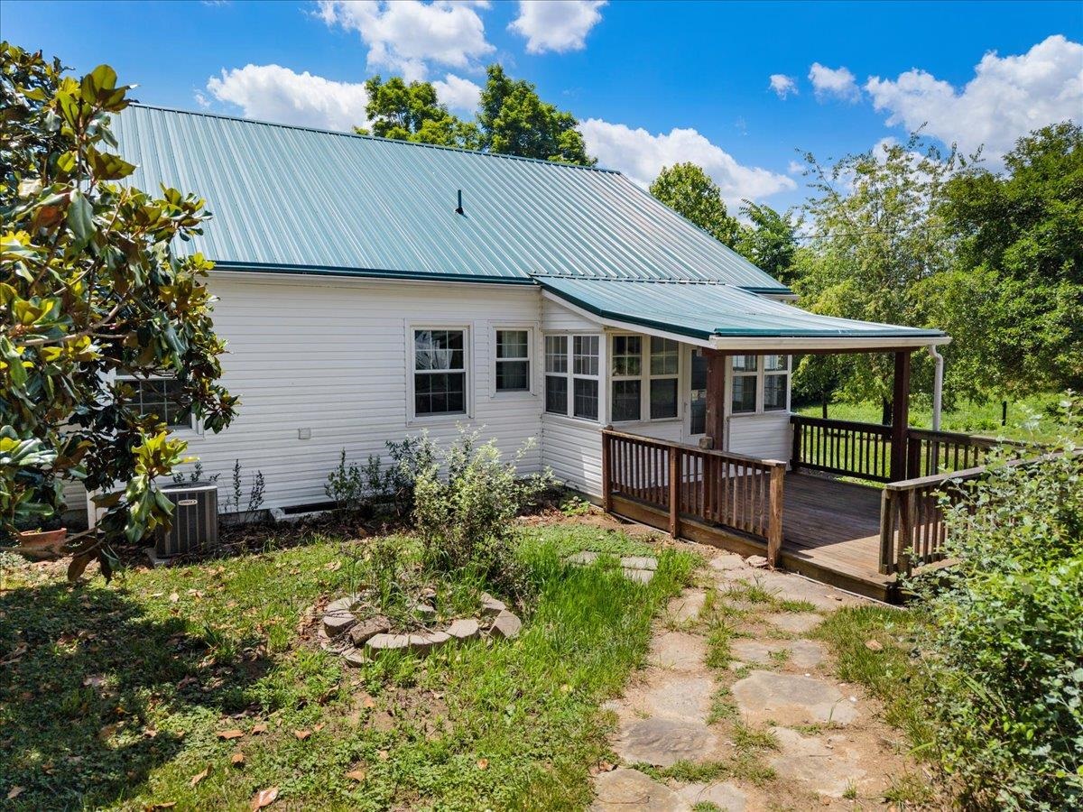 2300 Walkers Creek Valley Road Pearisburg VA 24134