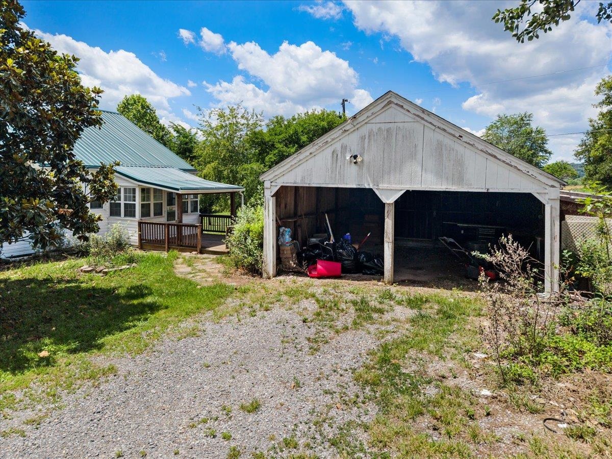 2300 Walkers Creek Valley Road Pearisburg VA 24134