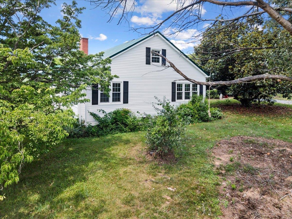 2300 Walkers Creek Valley Road Pearisburg VA 24134