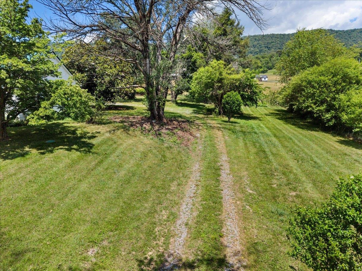 2300 Walkers Creek Valley Road Pearisburg VA 24134