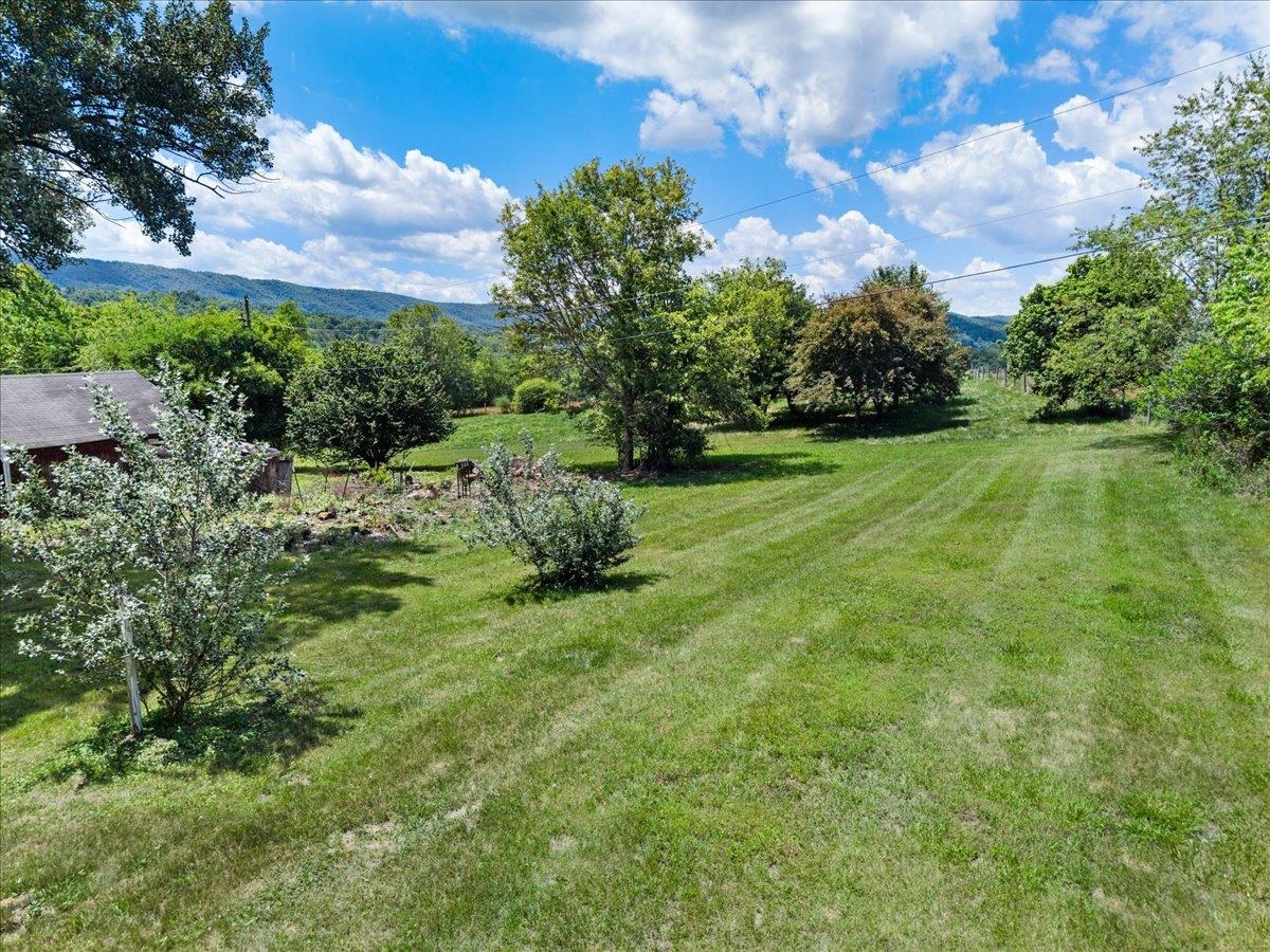 2300 Walkers Creek Valley Road Pearisburg VA 24134