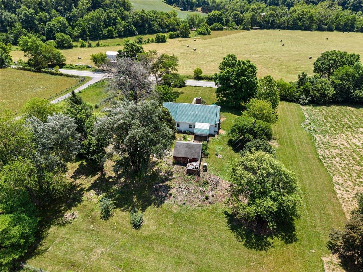 2300 Walkers Creek Valley Road Pearisburg VA 24134