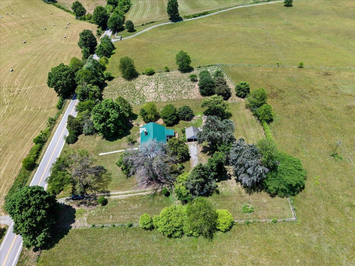 2300 Walkers Creek Valley Road Pearisburg VA 24134