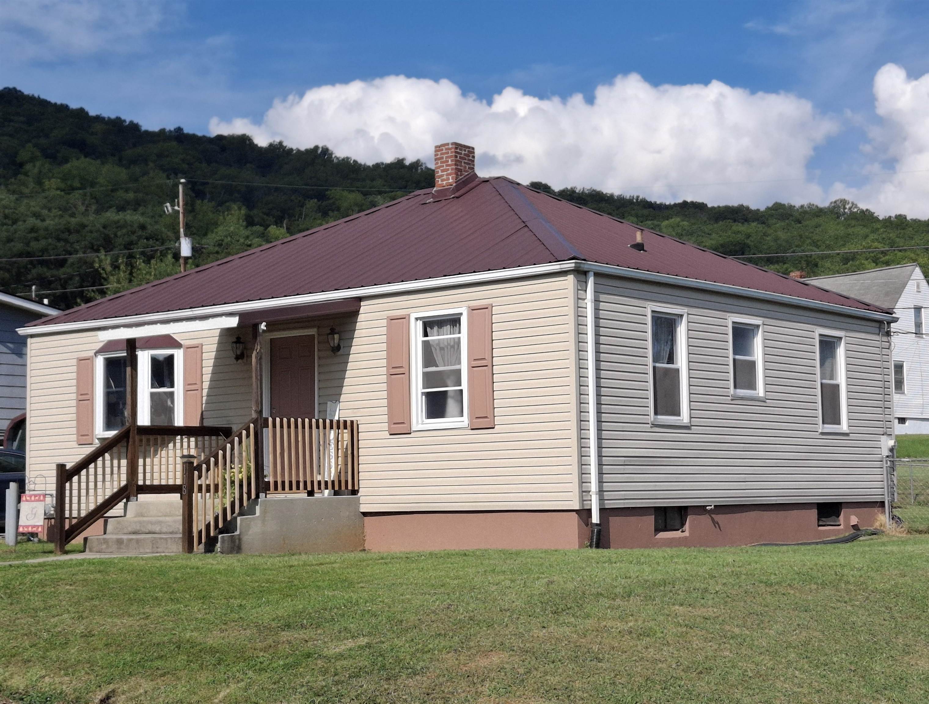 118 Midway Street Narrows VA 24124