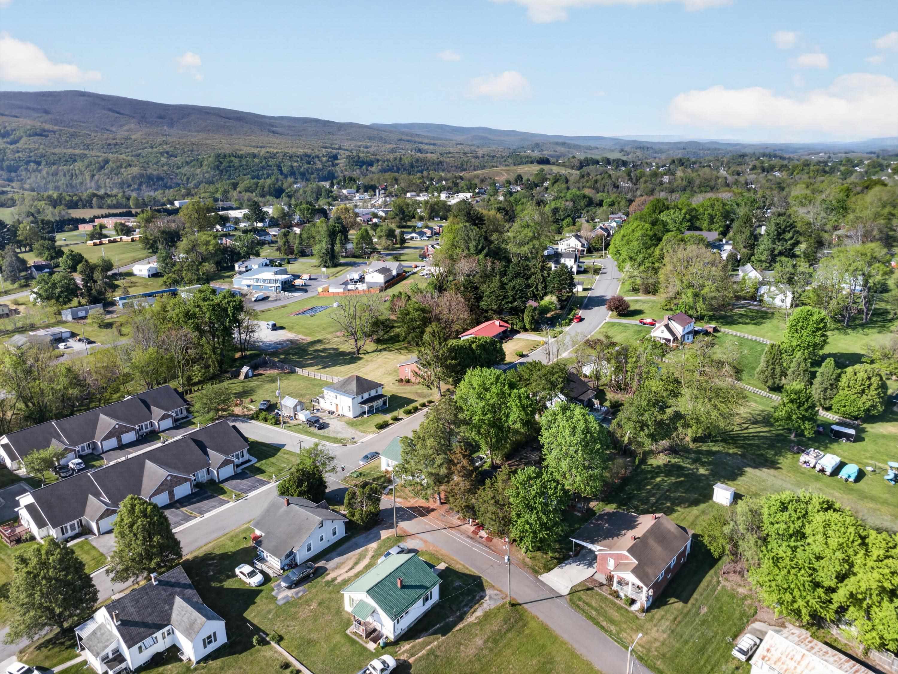 175 Lahue Drive Wytheville VA 24382