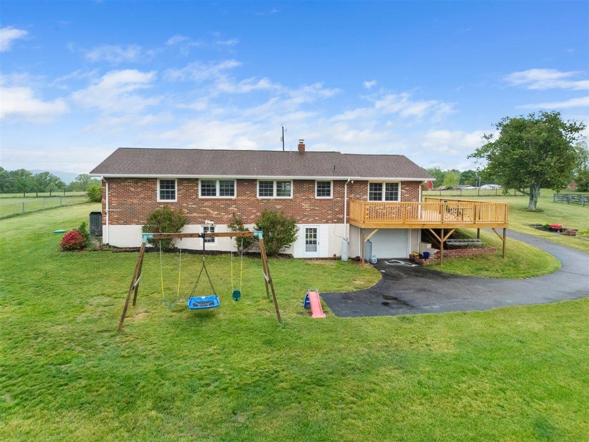 5739 Ridgewood Place Street Pulaski VA 24301