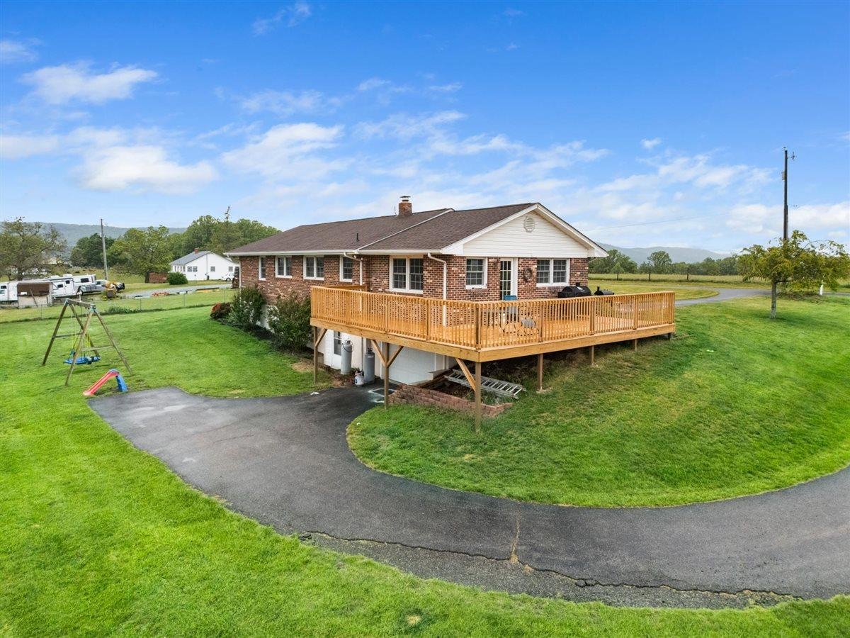 5739 Ridgewood Place Street Pulaski VA 24301