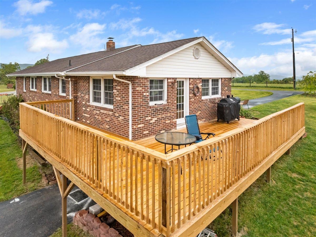 5739 Ridgewood Place Street Pulaski VA 24301