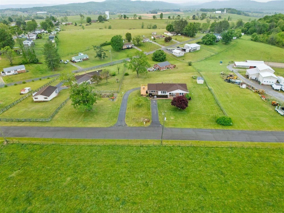 5739 Ridgewood Place Street Pulaski VA 24301