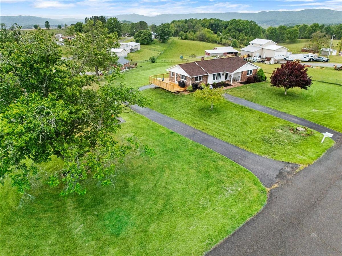 5739 Ridgewood Place Street Pulaski VA 24301