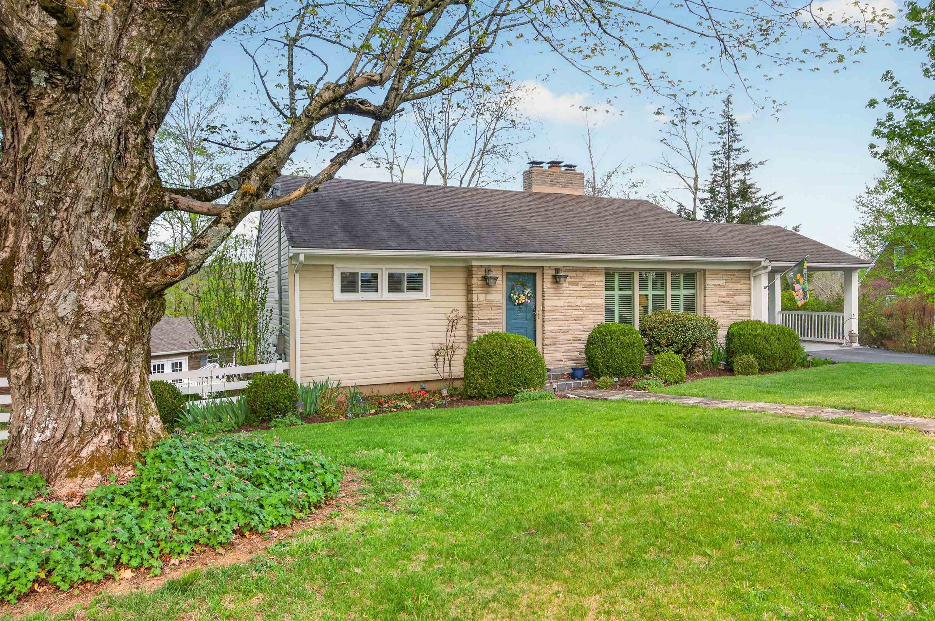 859 Mountain View Drive Marion VA 24354