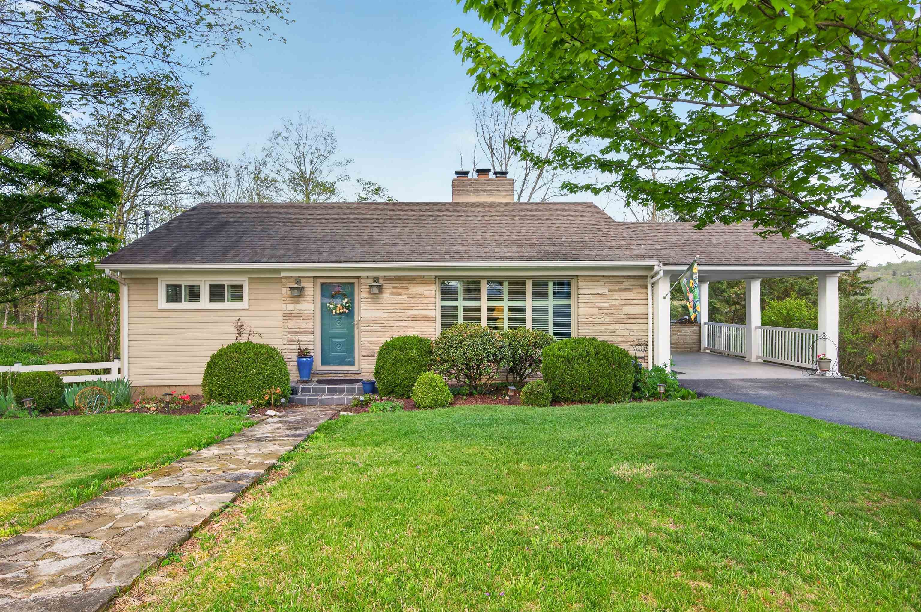 859 Mountain View Drive Marion VA 24354
