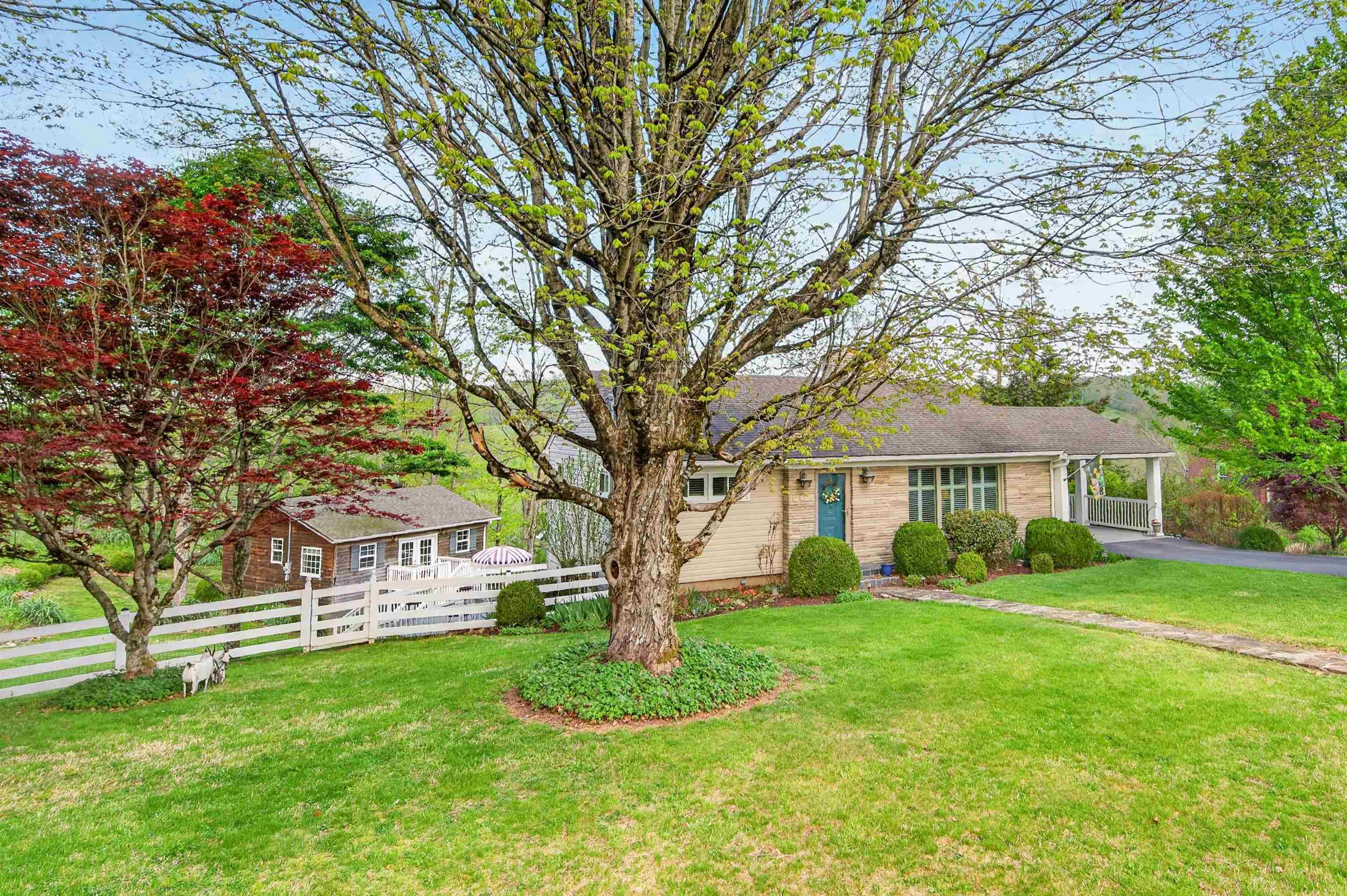 859 Mountain View Drive Marion VA 24354