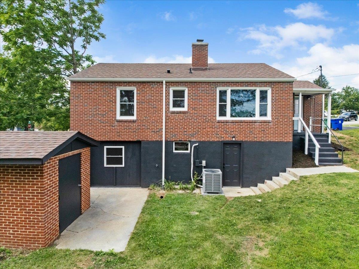 103 Longview Drive Christiansburg VA 24073