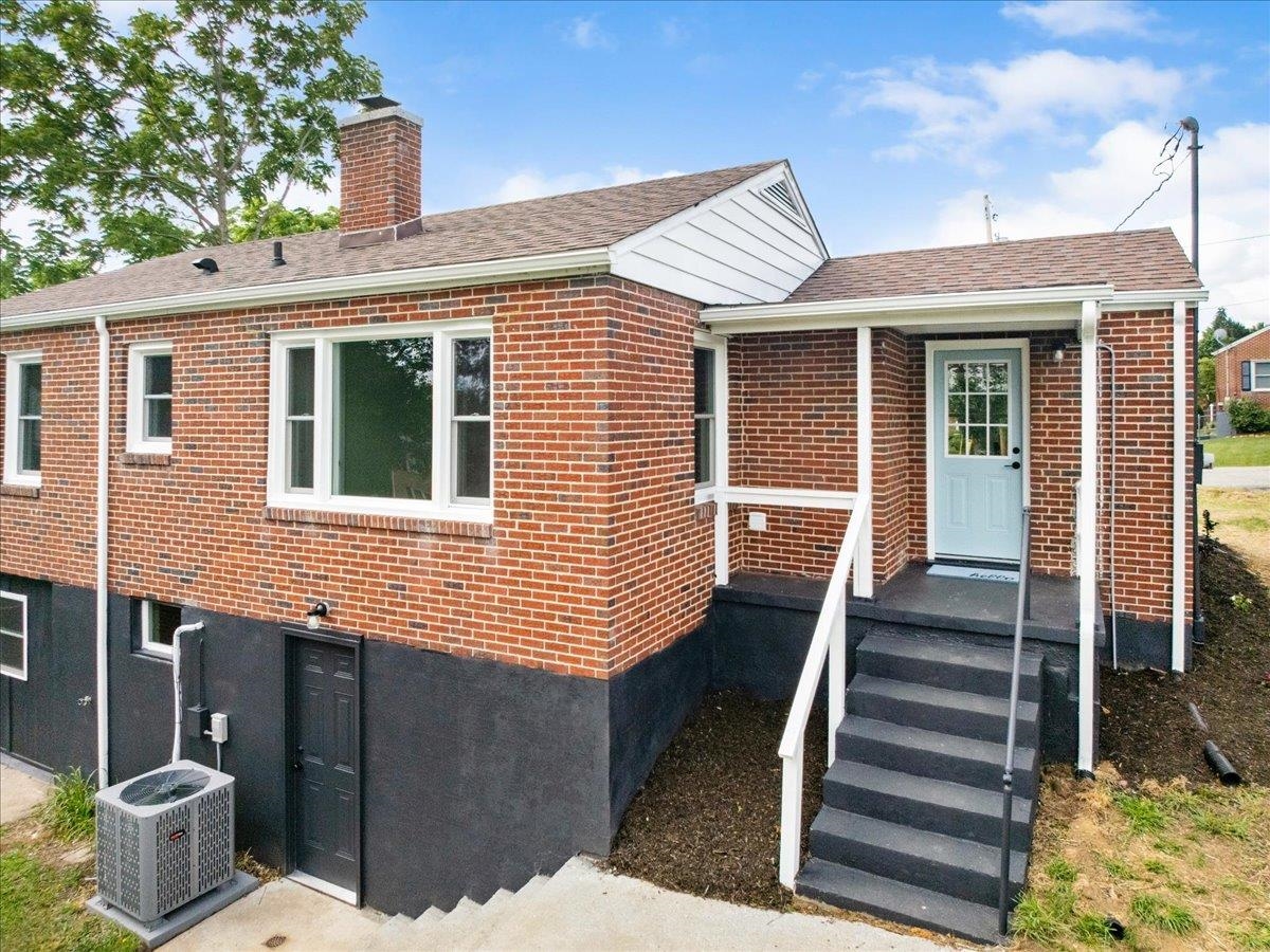 103 Longview Drive Christiansburg VA 24073