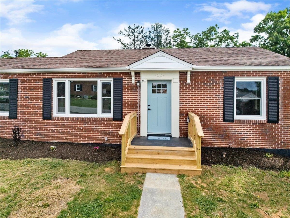 103 Longview Drive Christiansburg VA 24073