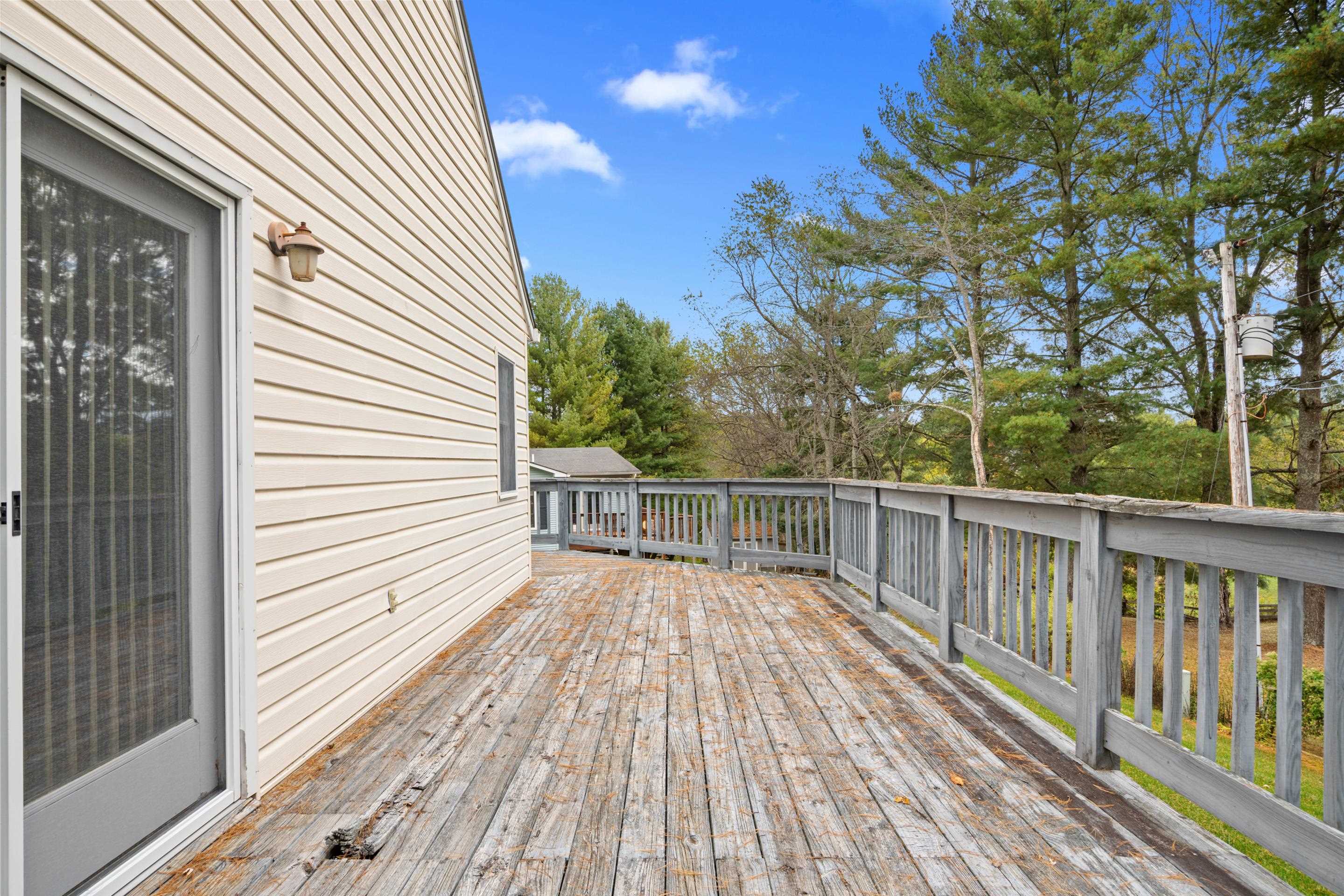 465 Lakeview Drive Wytheville VA 24382