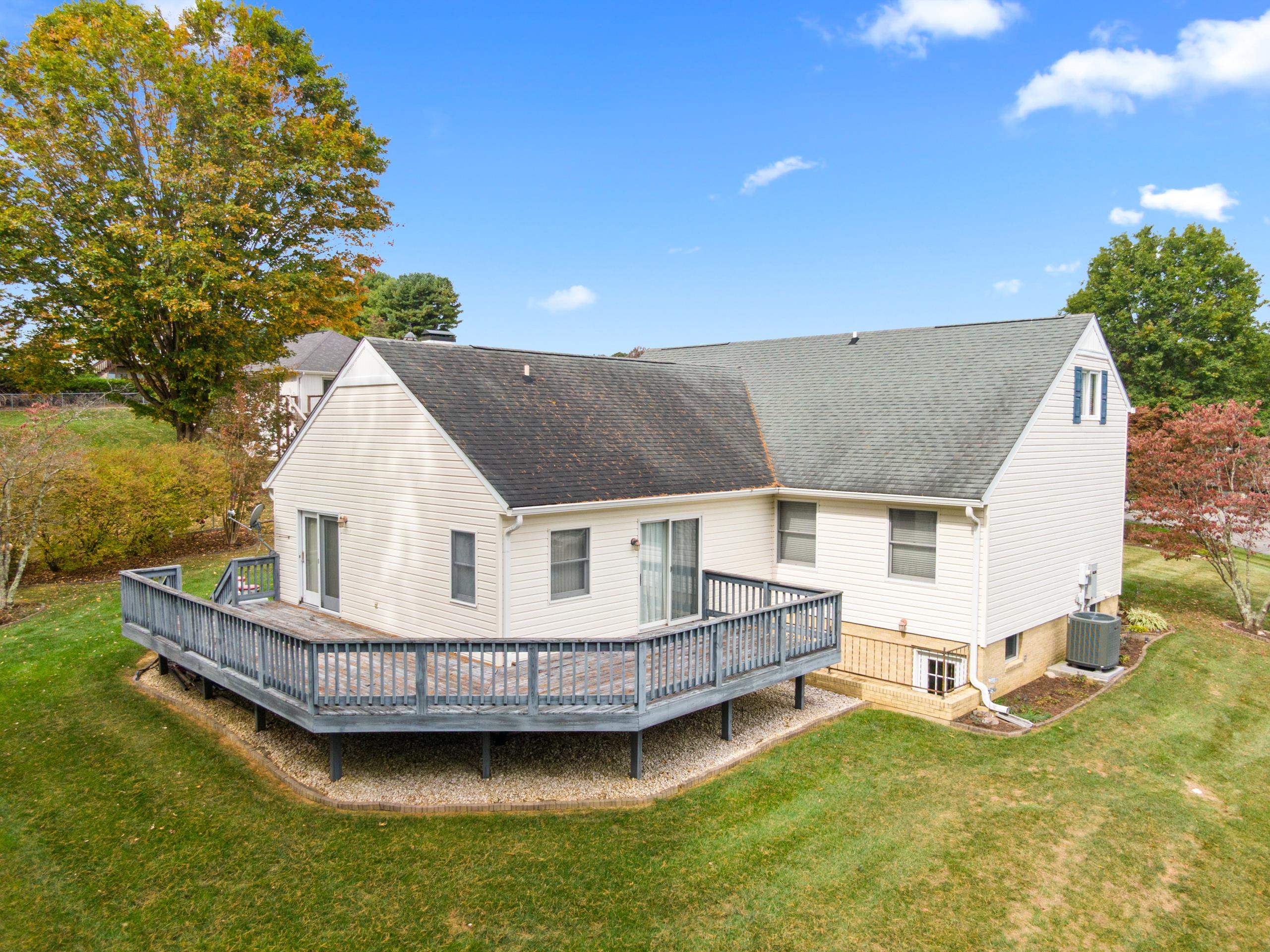 465 Lakeview Drive Wytheville VA 24382