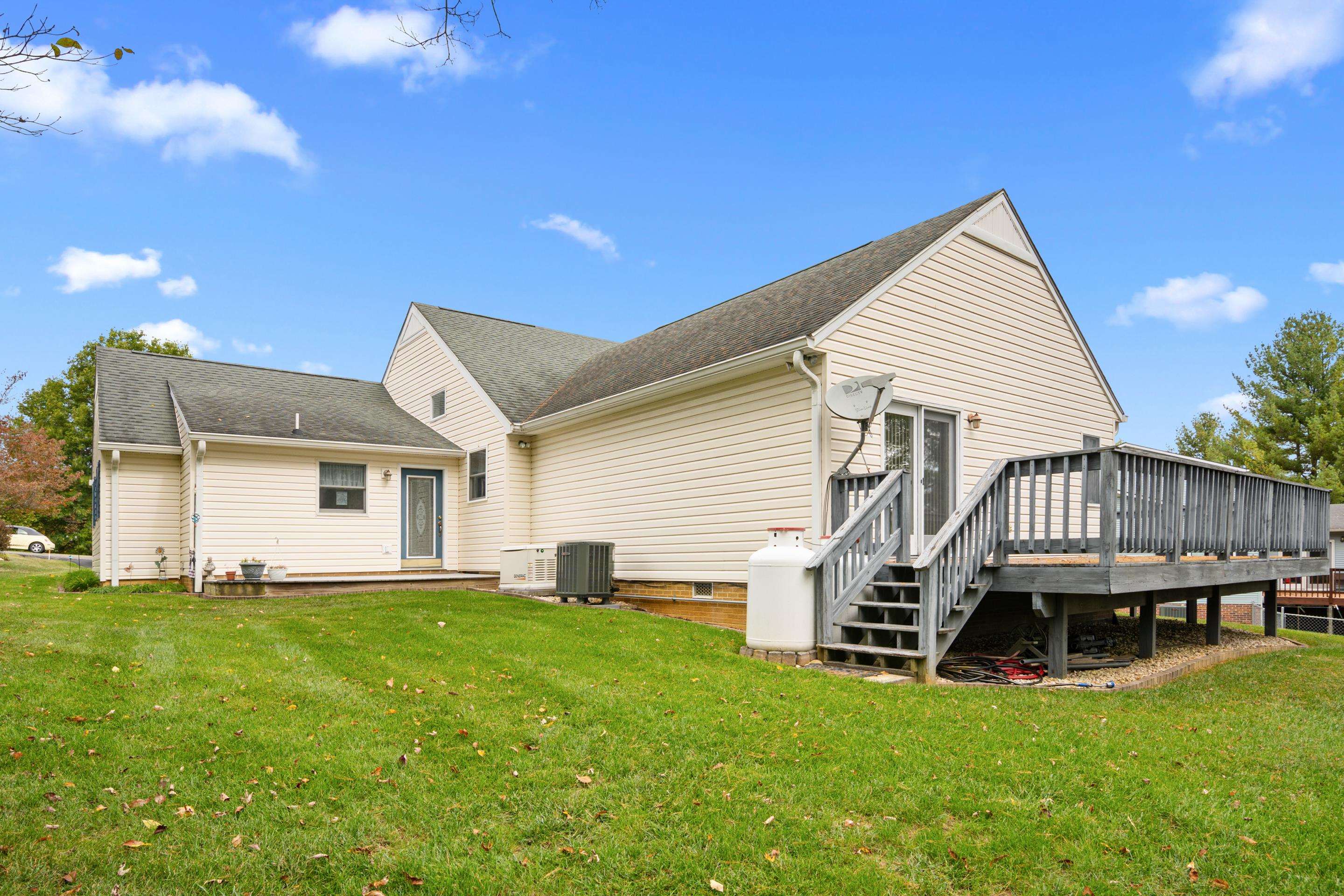 465 Lakeview Drive Wytheville VA 24382