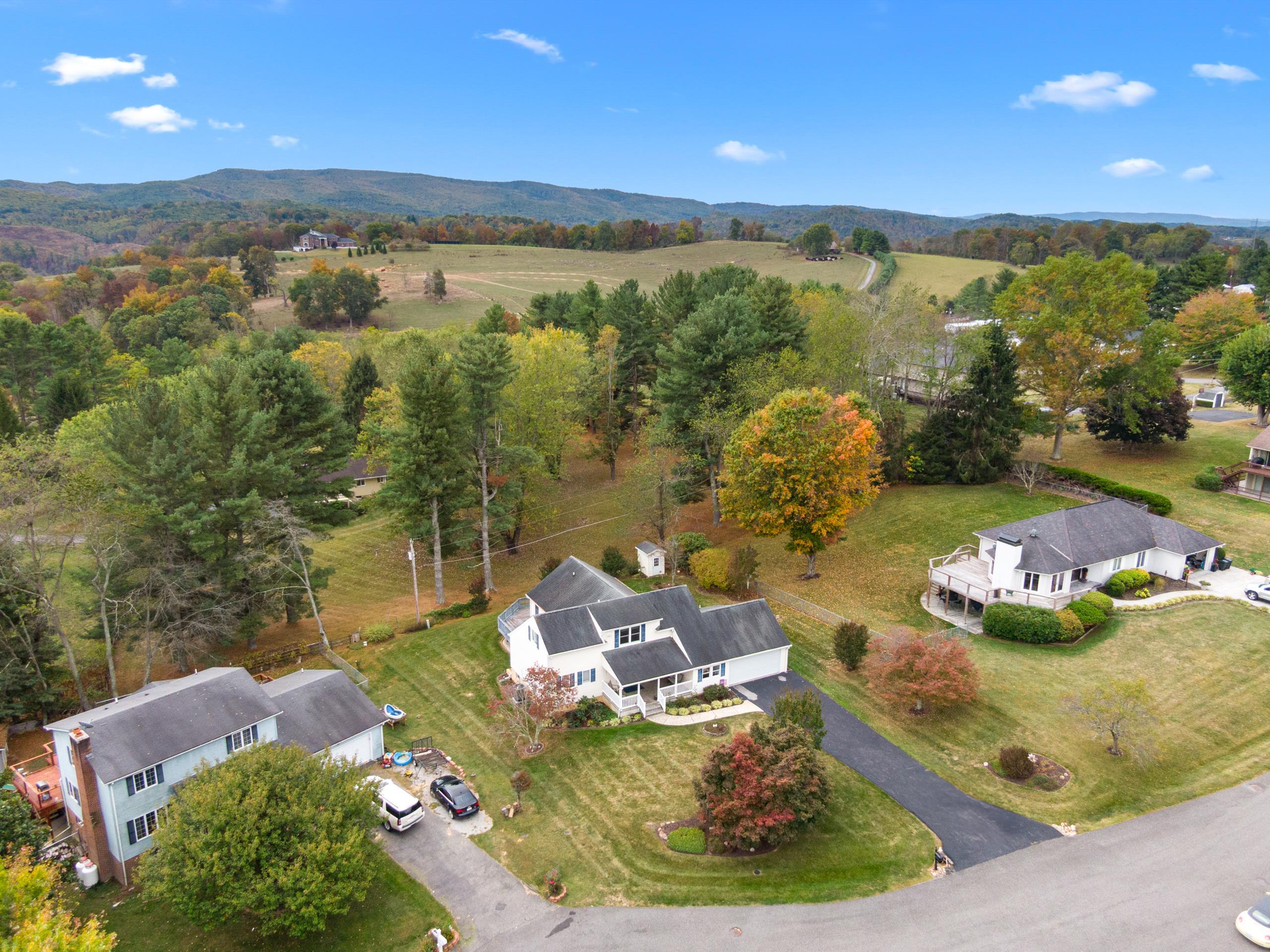 465 Lakeview Drive Wytheville VA 24382