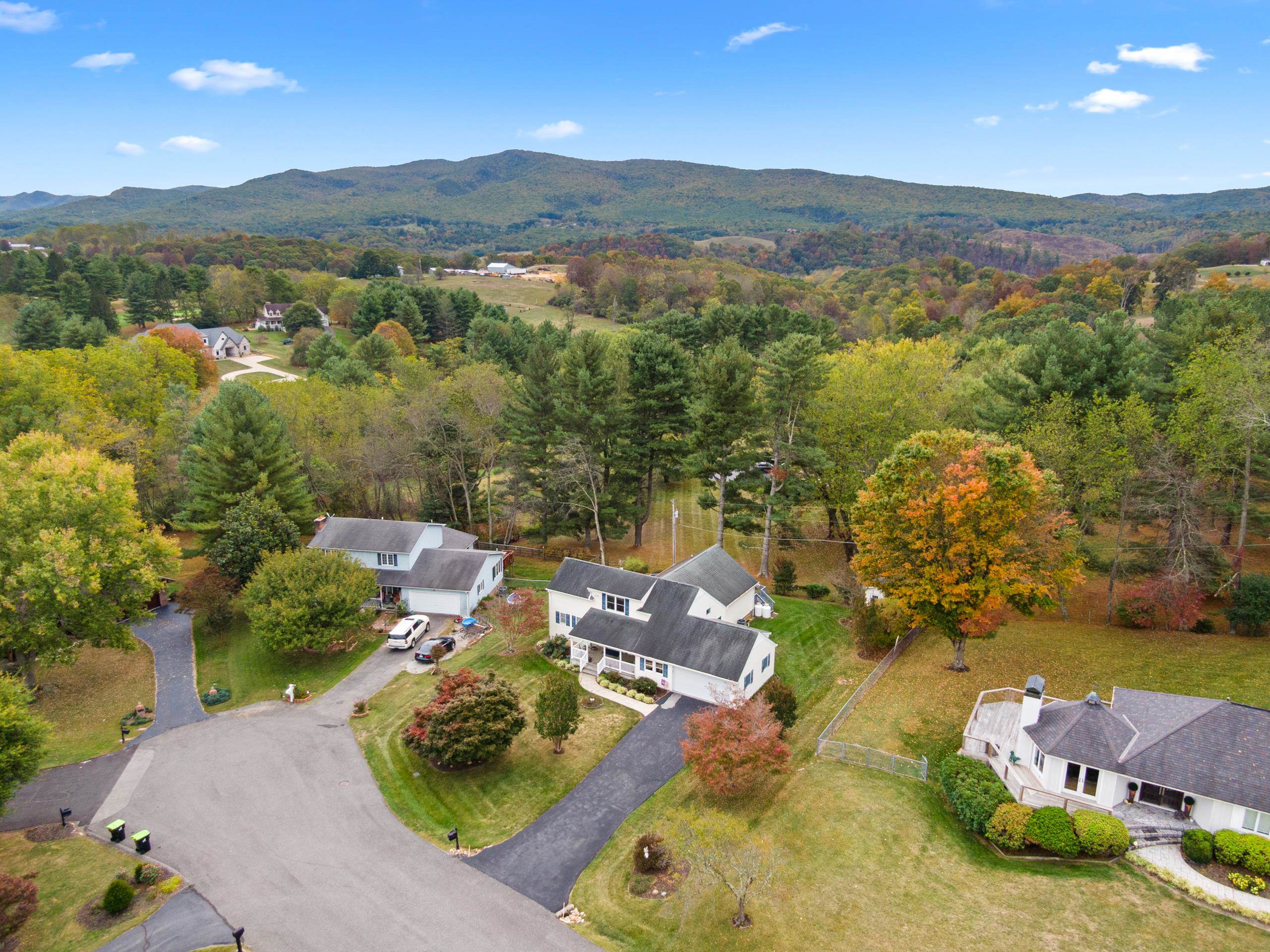 465 Lakeview Drive Wytheville VA 24382