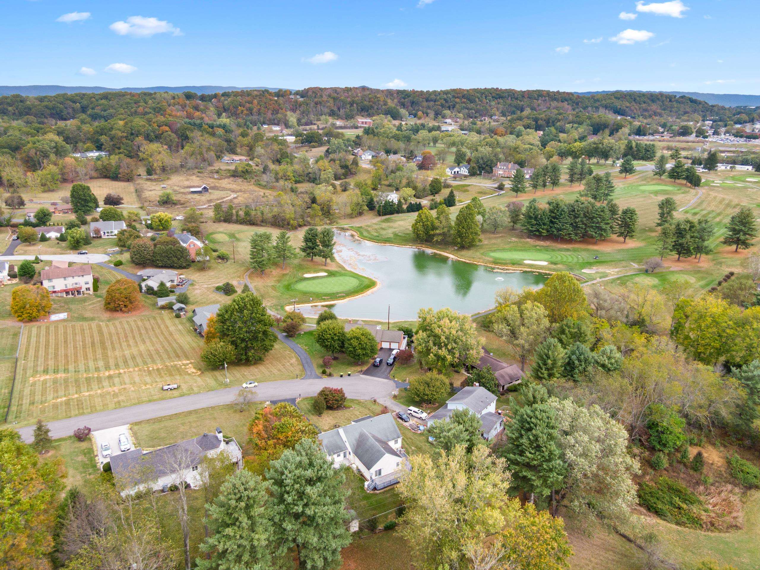 465 Lakeview Drive Wytheville VA 24382