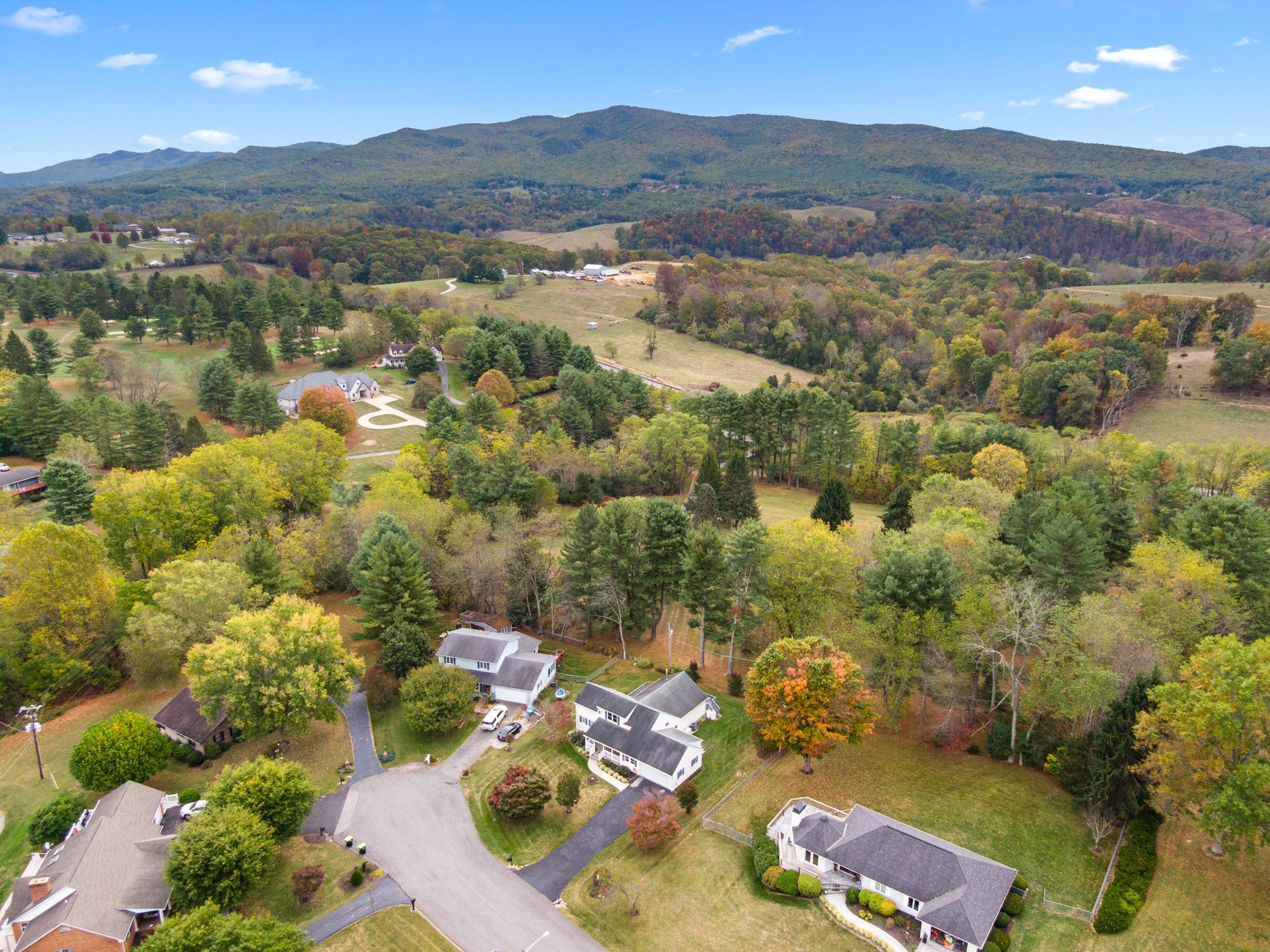 465 Lakeview Drive Wytheville VA 24382