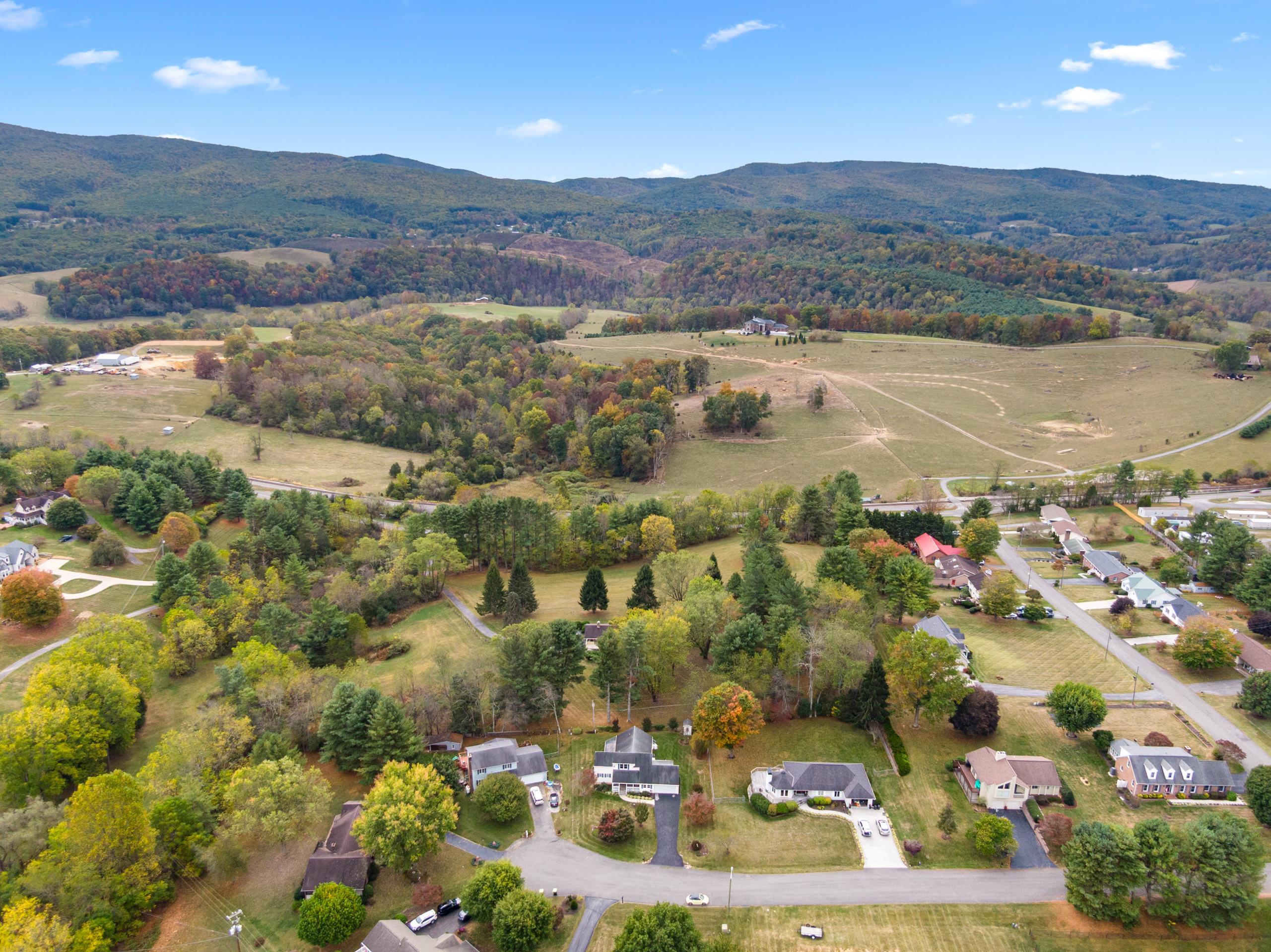 465 Lakeview Drive Wytheville VA 24382