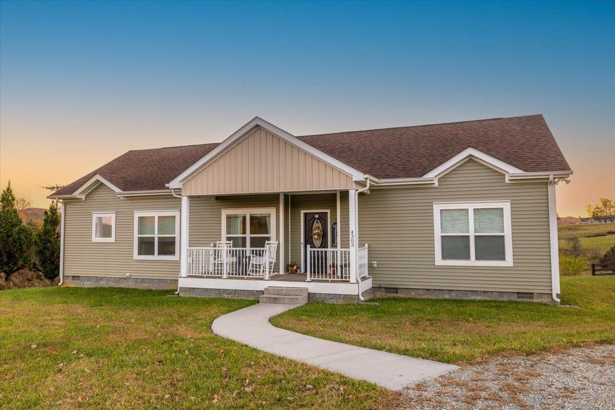 4303 Graysontown Road Radford VA 24141