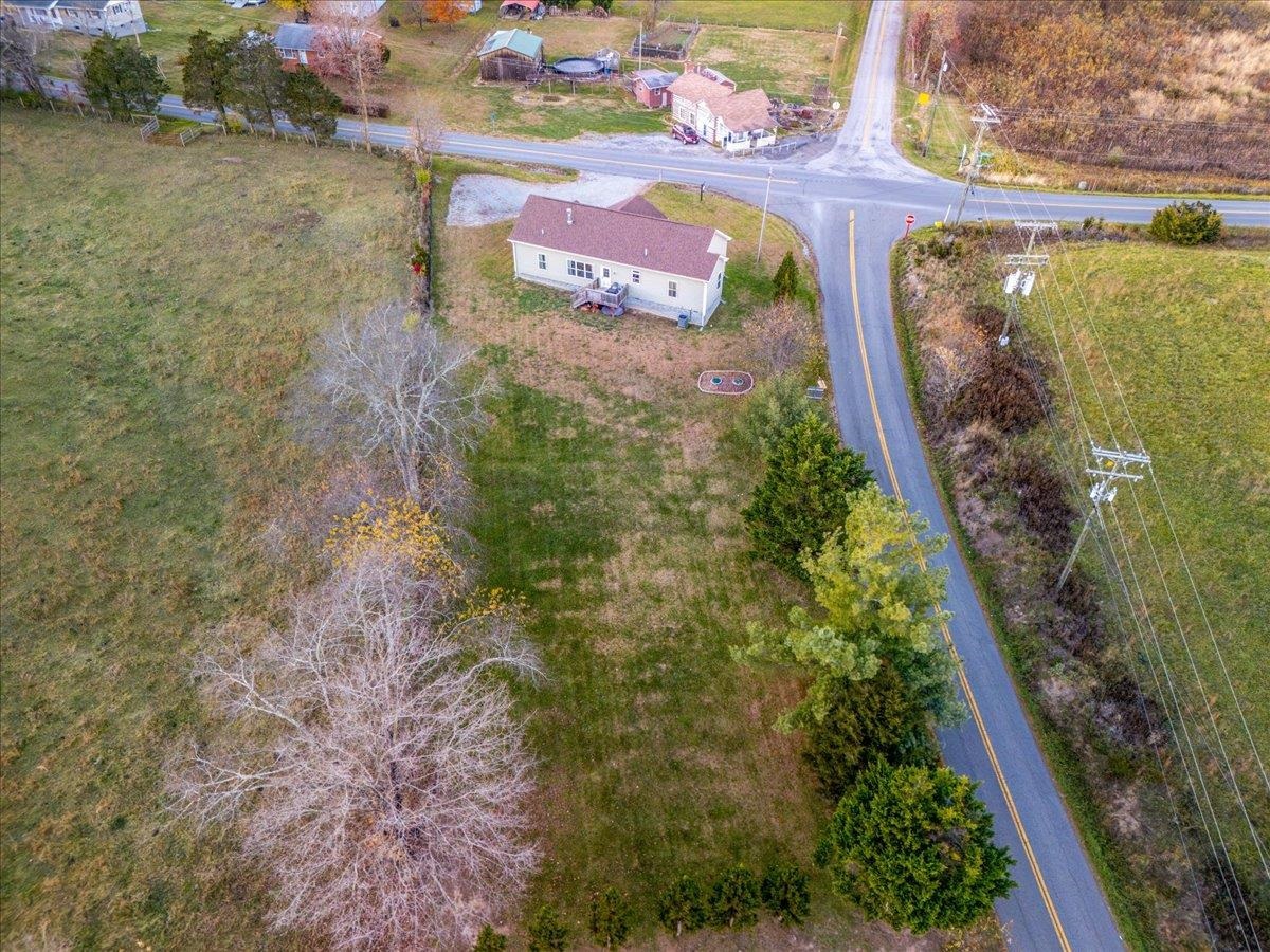 4303 Graysontown Road Radford VA 24141