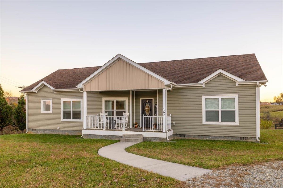 4303 Graysontown Road Radford VA 24141